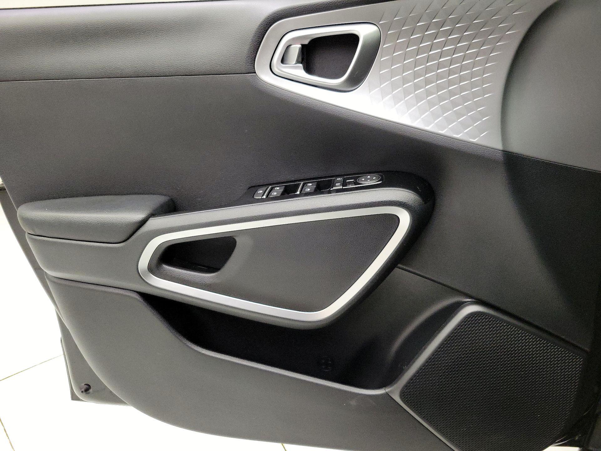 Thumbnail: 2020 Kia Soul - 12