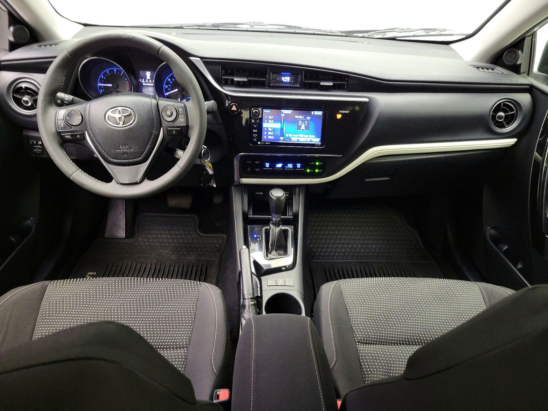 Thumbnail: 2017 Toyota Corolla iM - 9