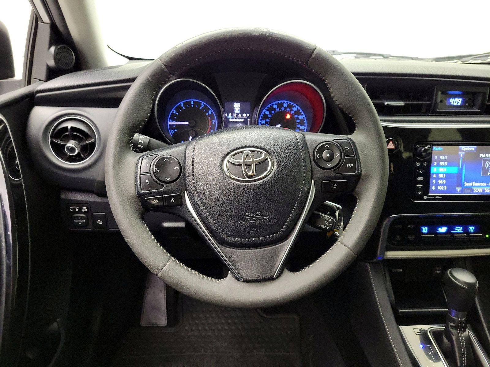 2017 Toyota Corolla iM Base - Photo 11