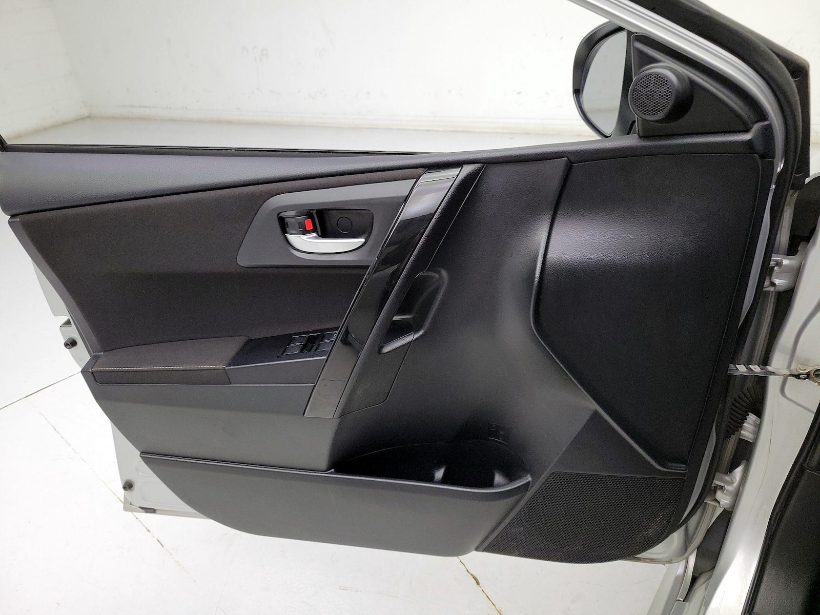 2017 Toyota Corolla iM Base - Photo 13