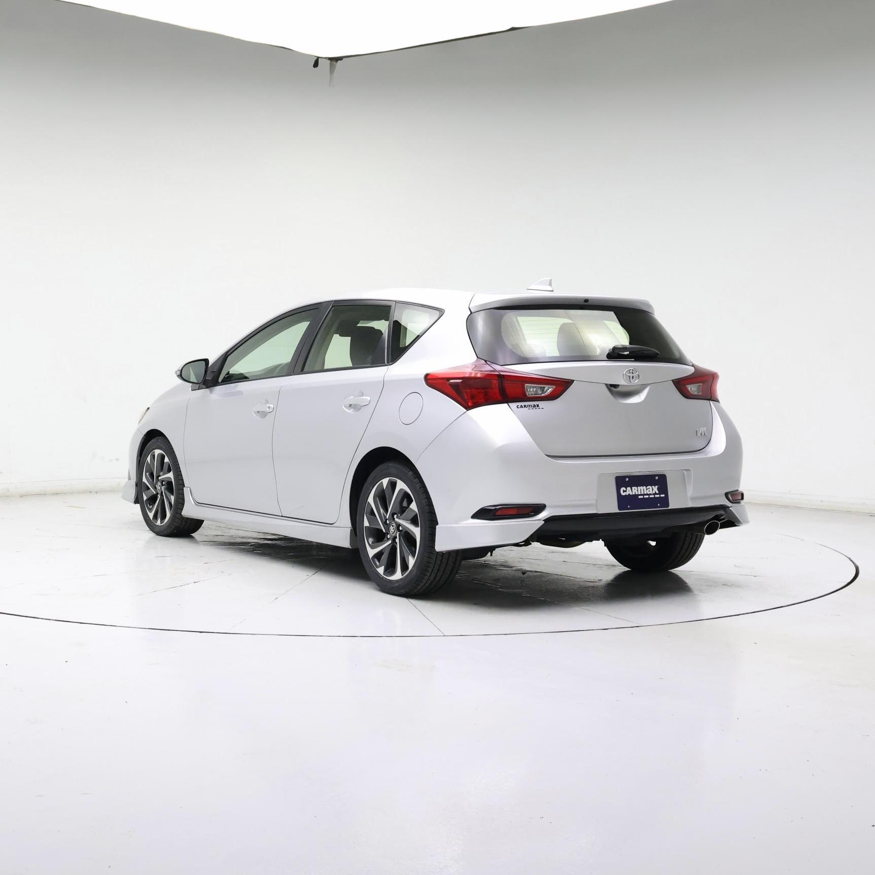 Thumbnail: 2017 Toyota Corolla iM - 2