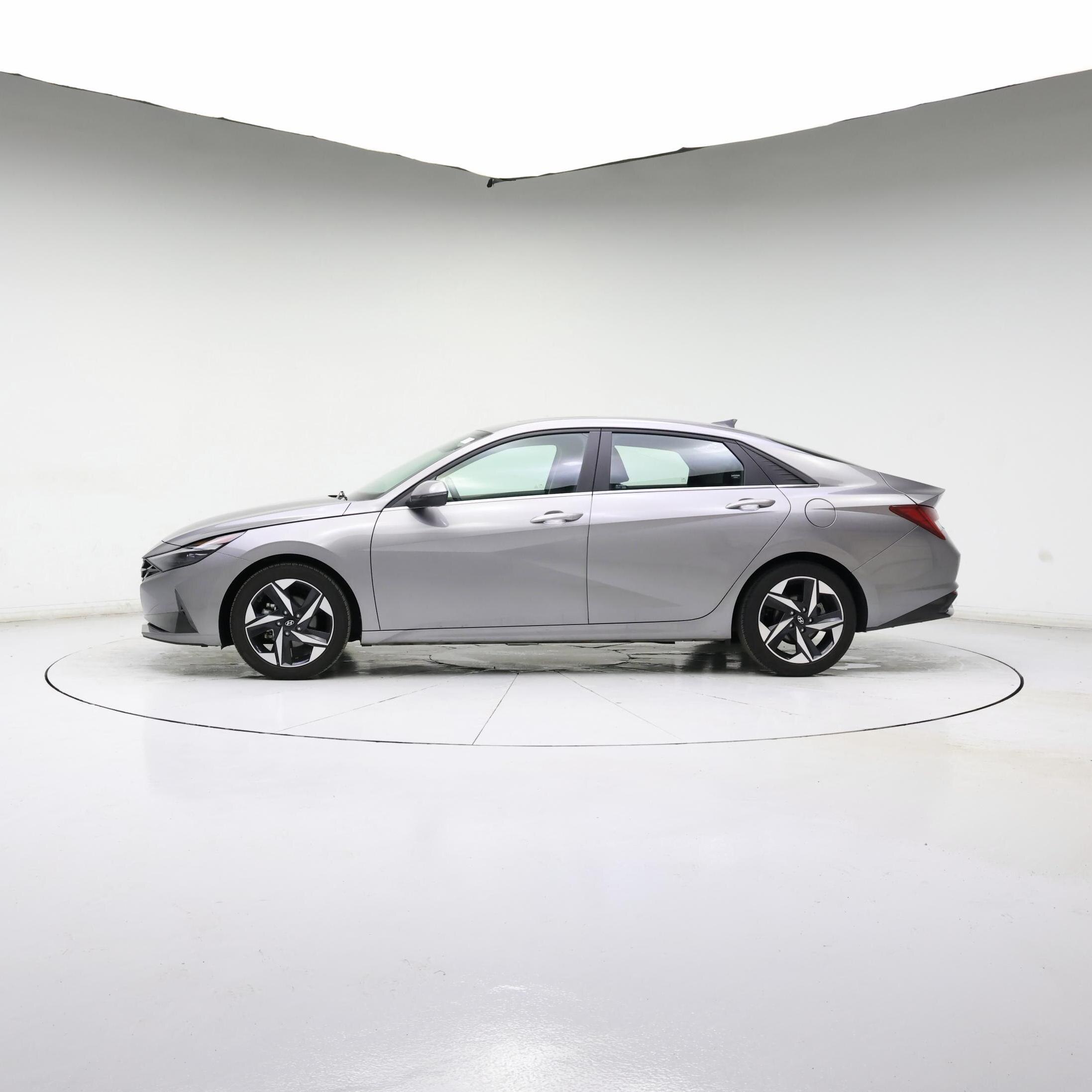 Thumbnail: 2023 Hyundai Elantra - 3