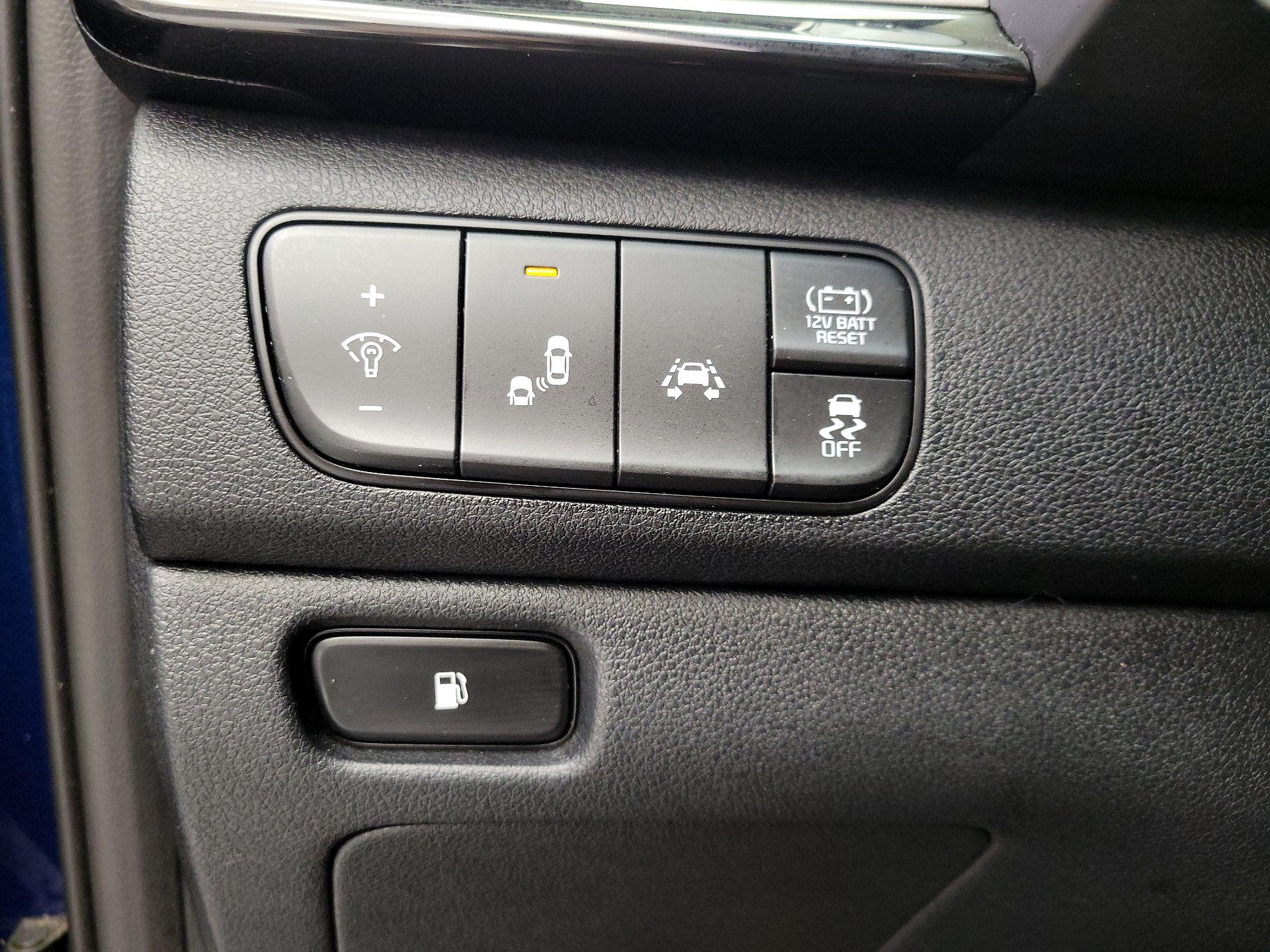 Thumbnail: 2018 Kia Niro - 13