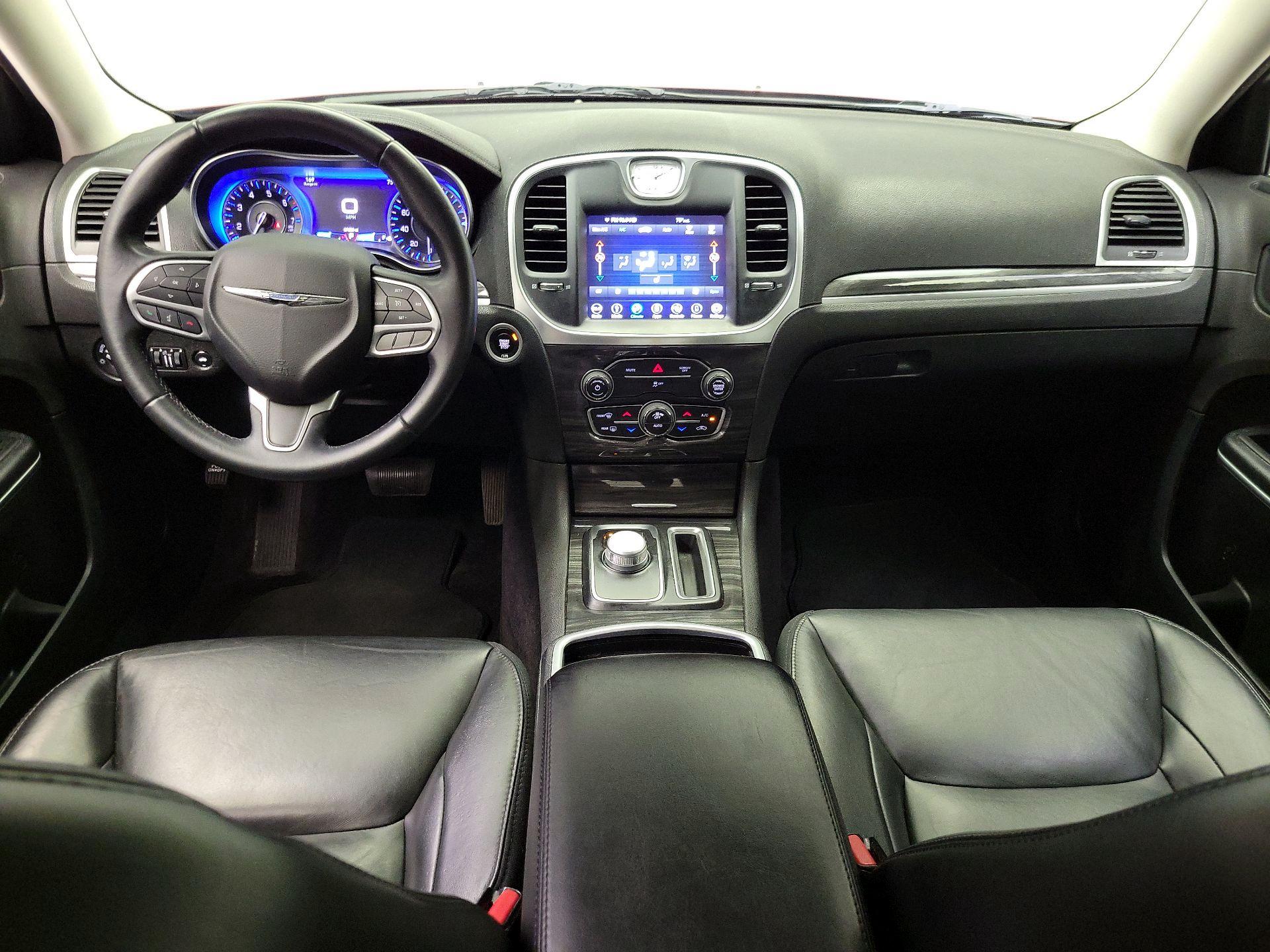 Thumbnail: 2018 Chrysler 300 - 9