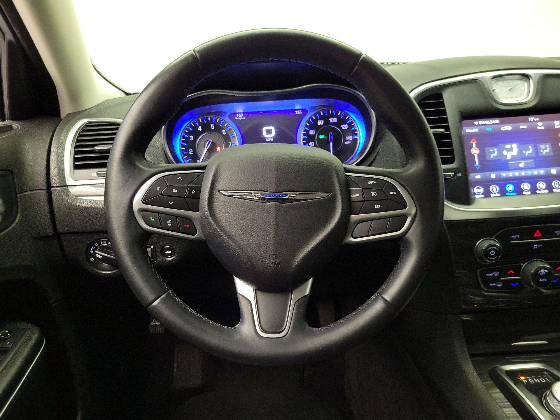 Thumbnail: 2018 Chrysler 300 - 10