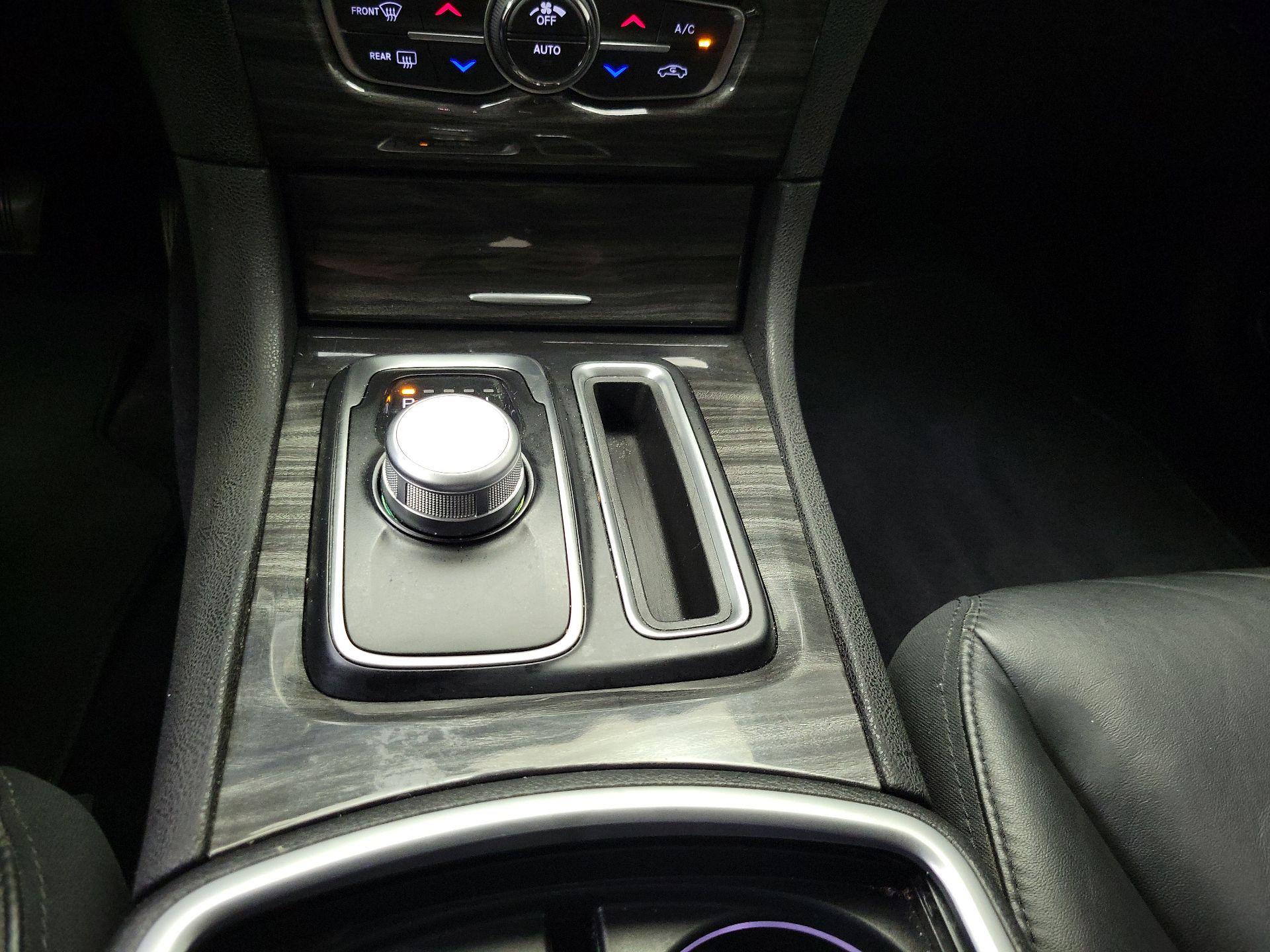 Thumbnail: 2018 Chrysler 300 - 17