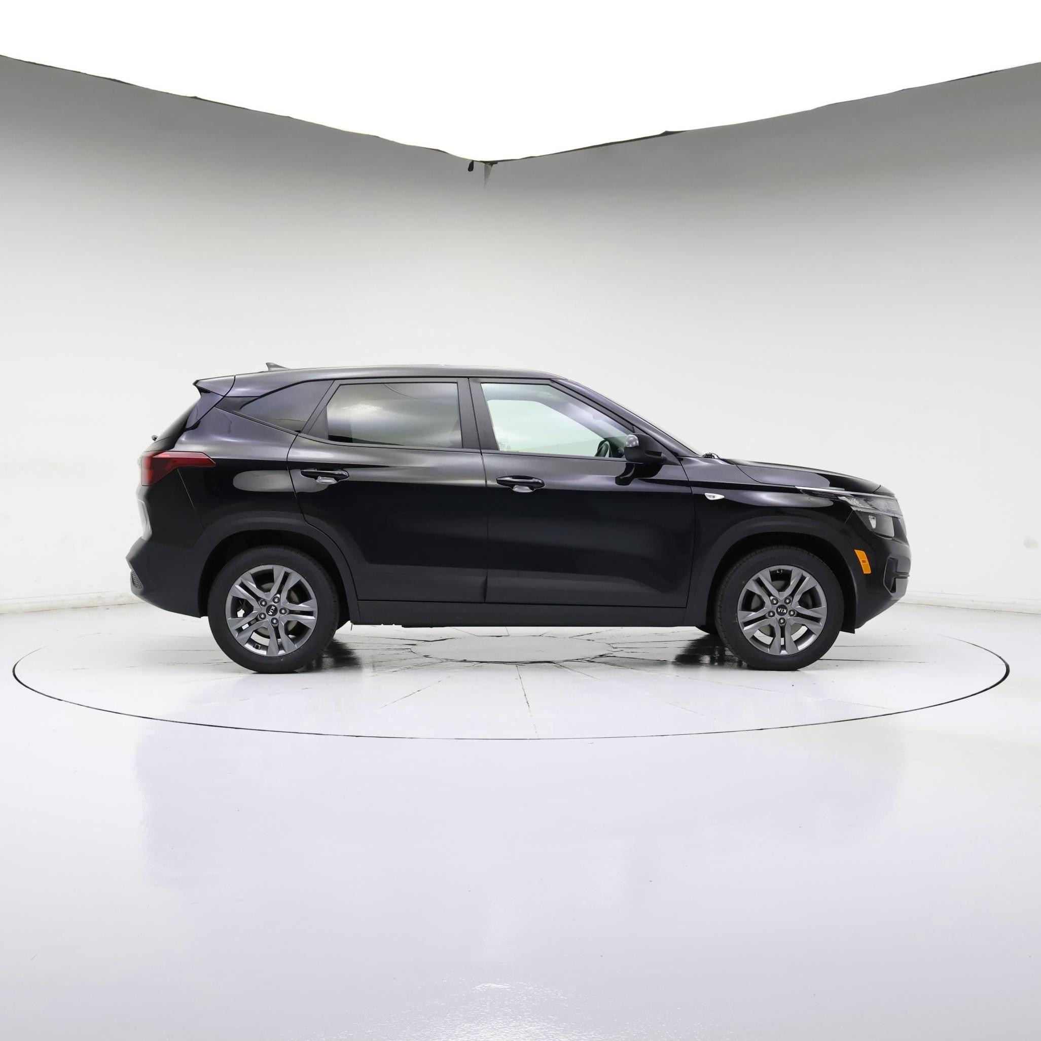 Thumbnail: 2021 Kia Seltos - 3