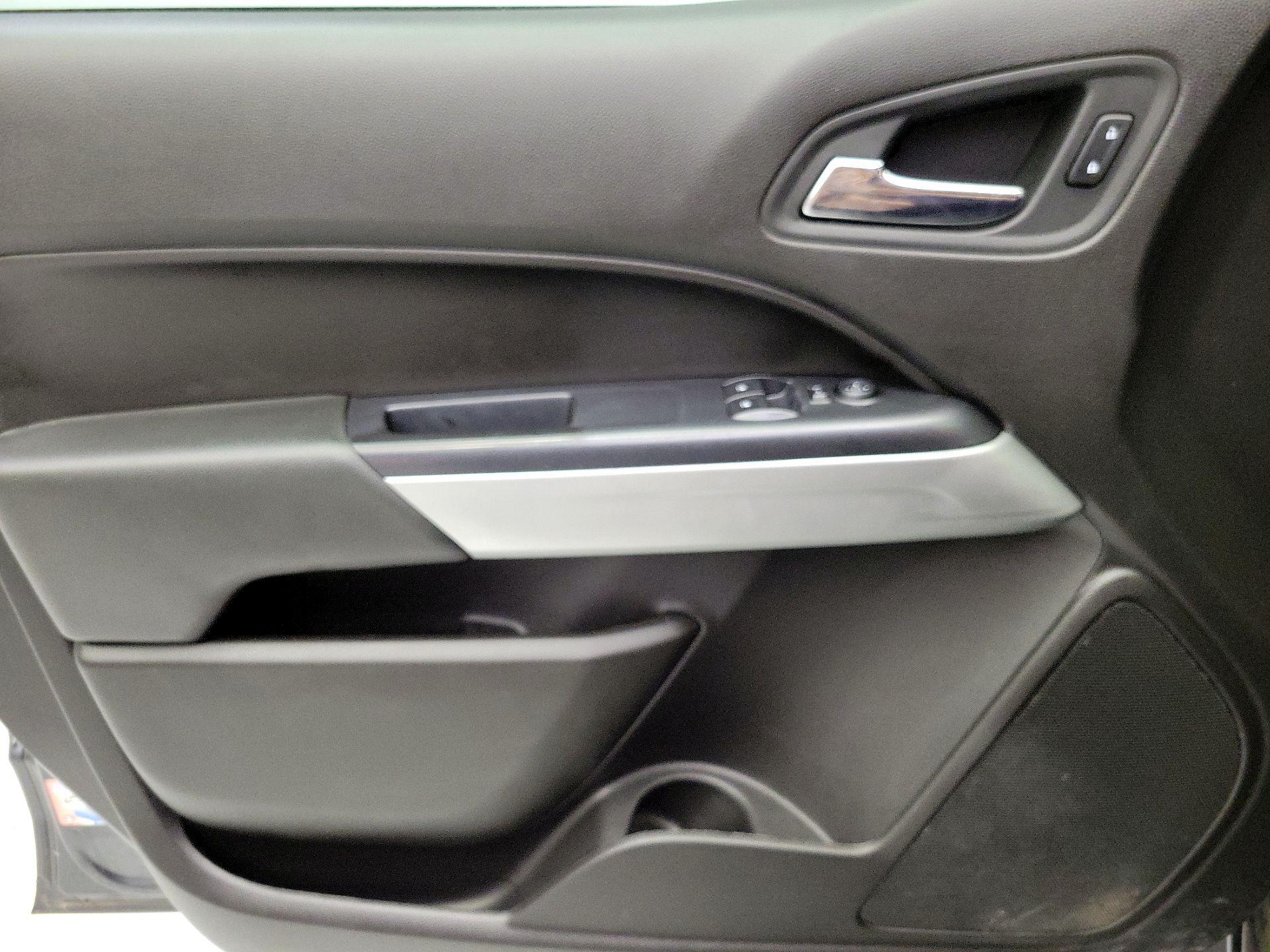Thumbnail: 2016 Chevrolet Colorado - 12