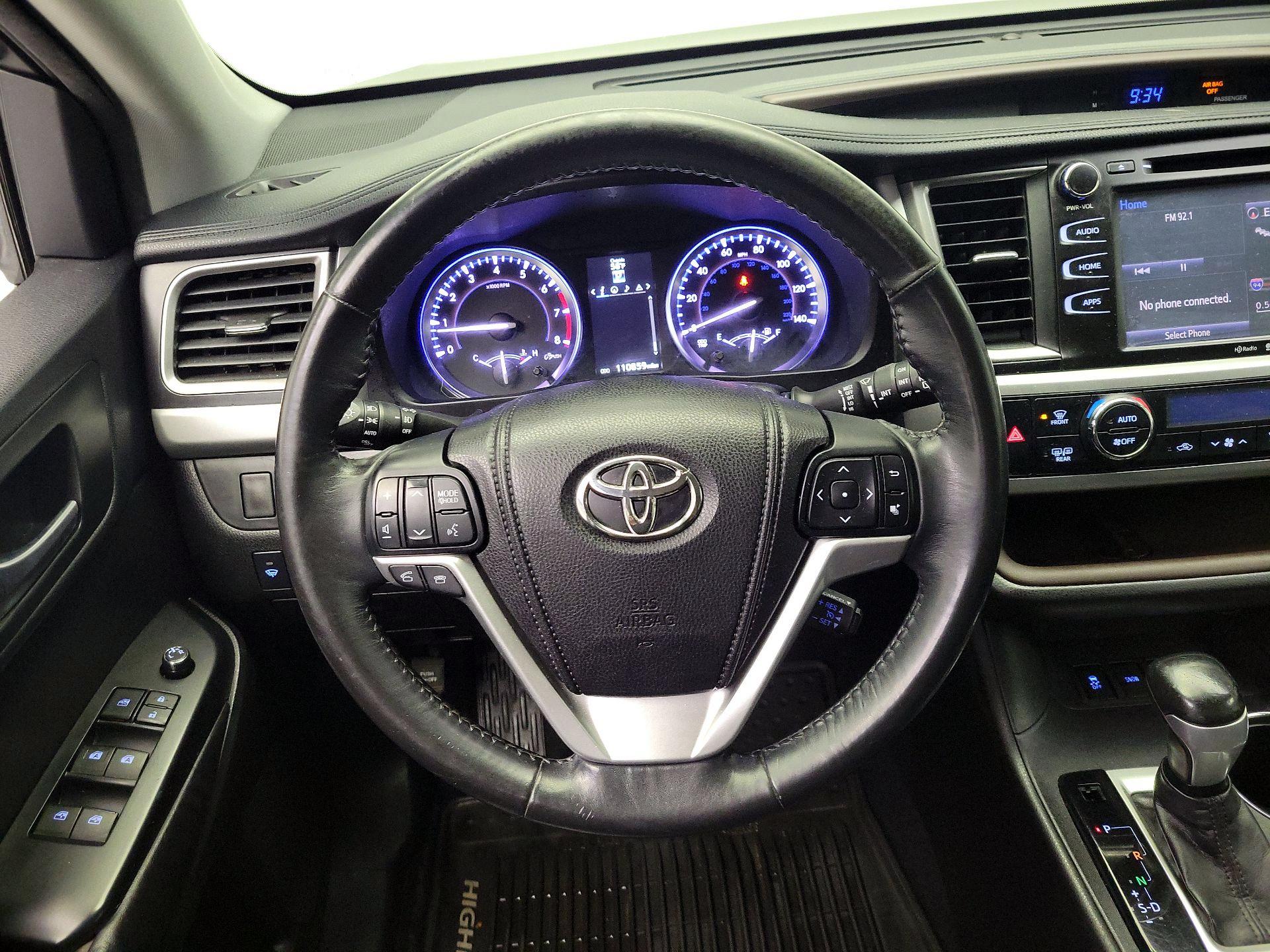 Thumbnail: 2014 Toyota Highlander - 10