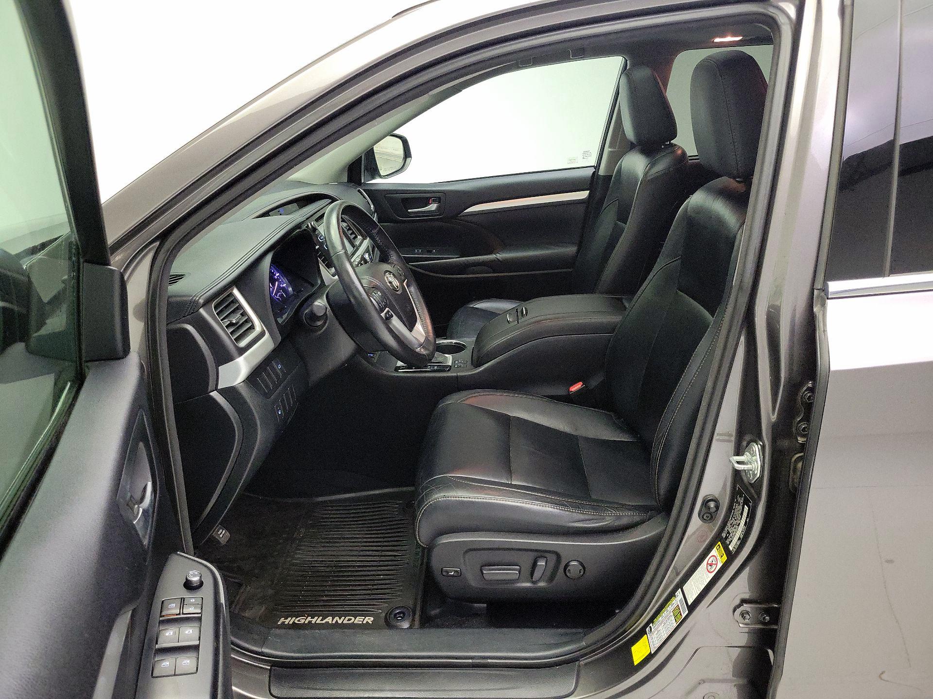 Thumbnail: 2014 Toyota Highlander - 11