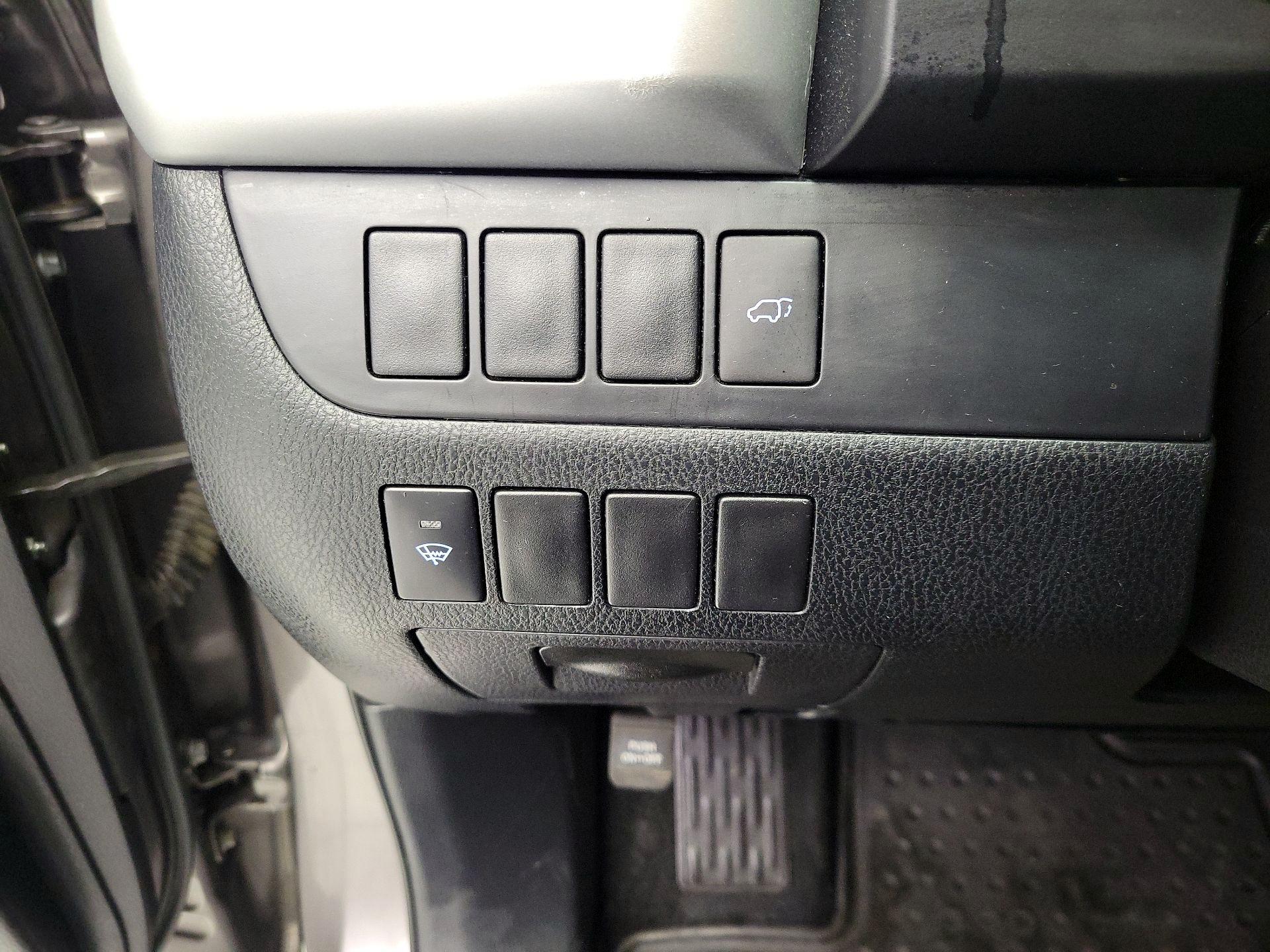 Thumbnail: 2014 Toyota Highlander - 13