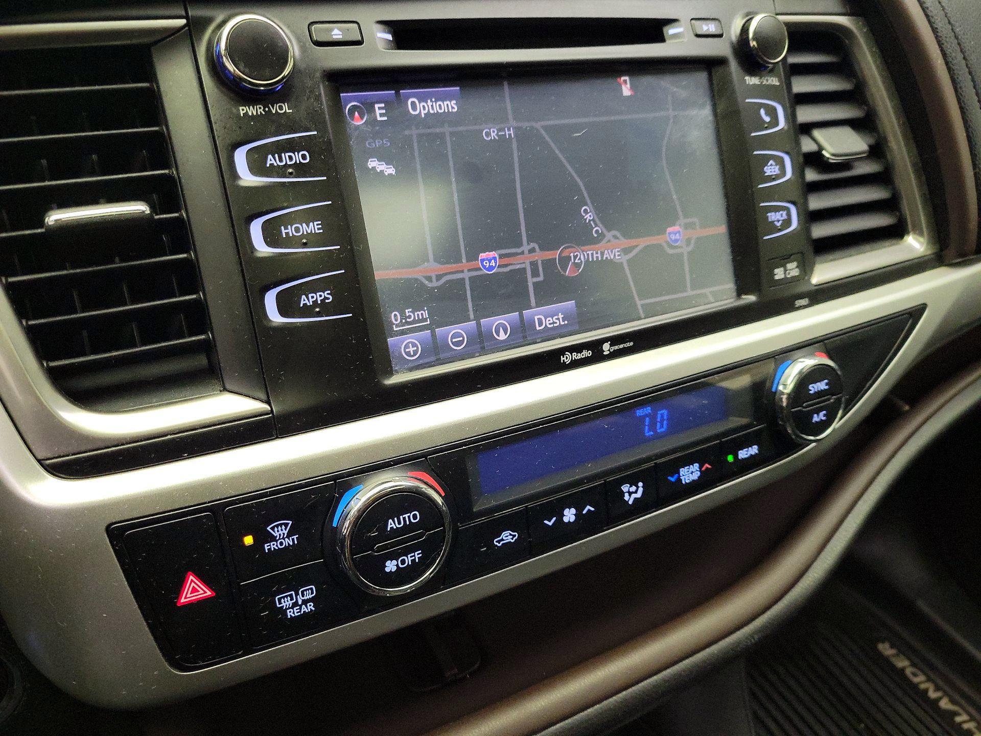 Thumbnail: 2014 Toyota Highlander - 14