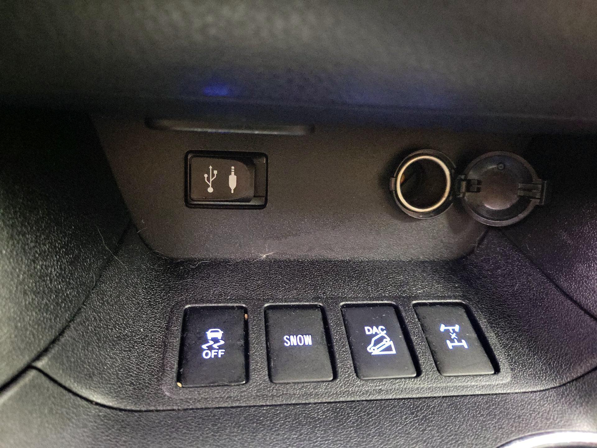 Thumbnail: 2014 Toyota Highlander - 19