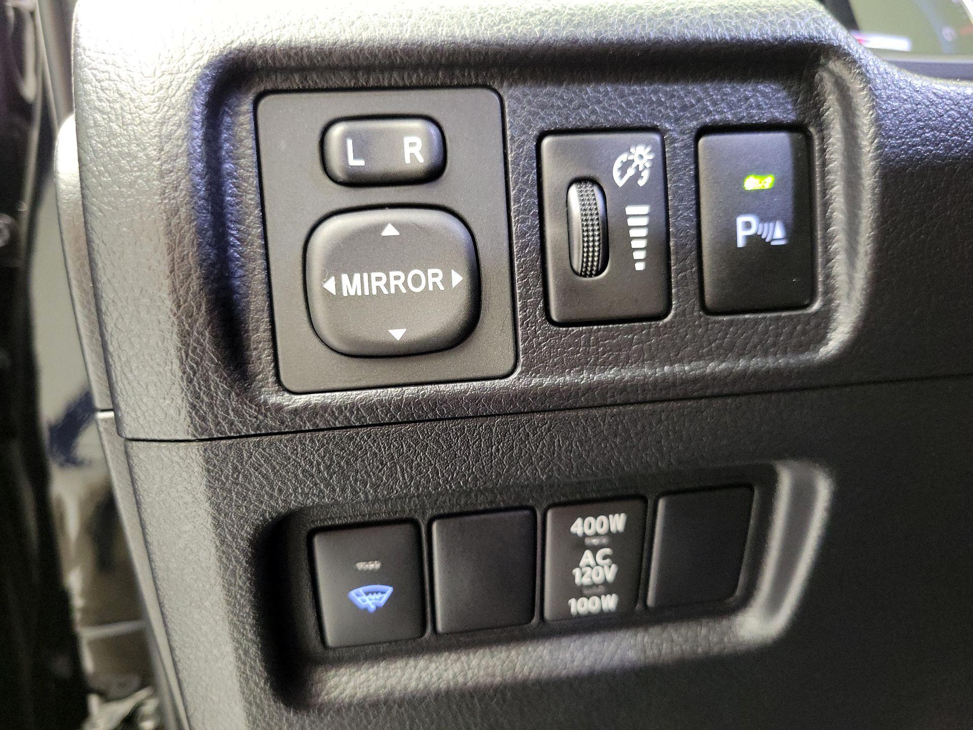 Thumbnail: 2018 Toyota 4Runner - 13