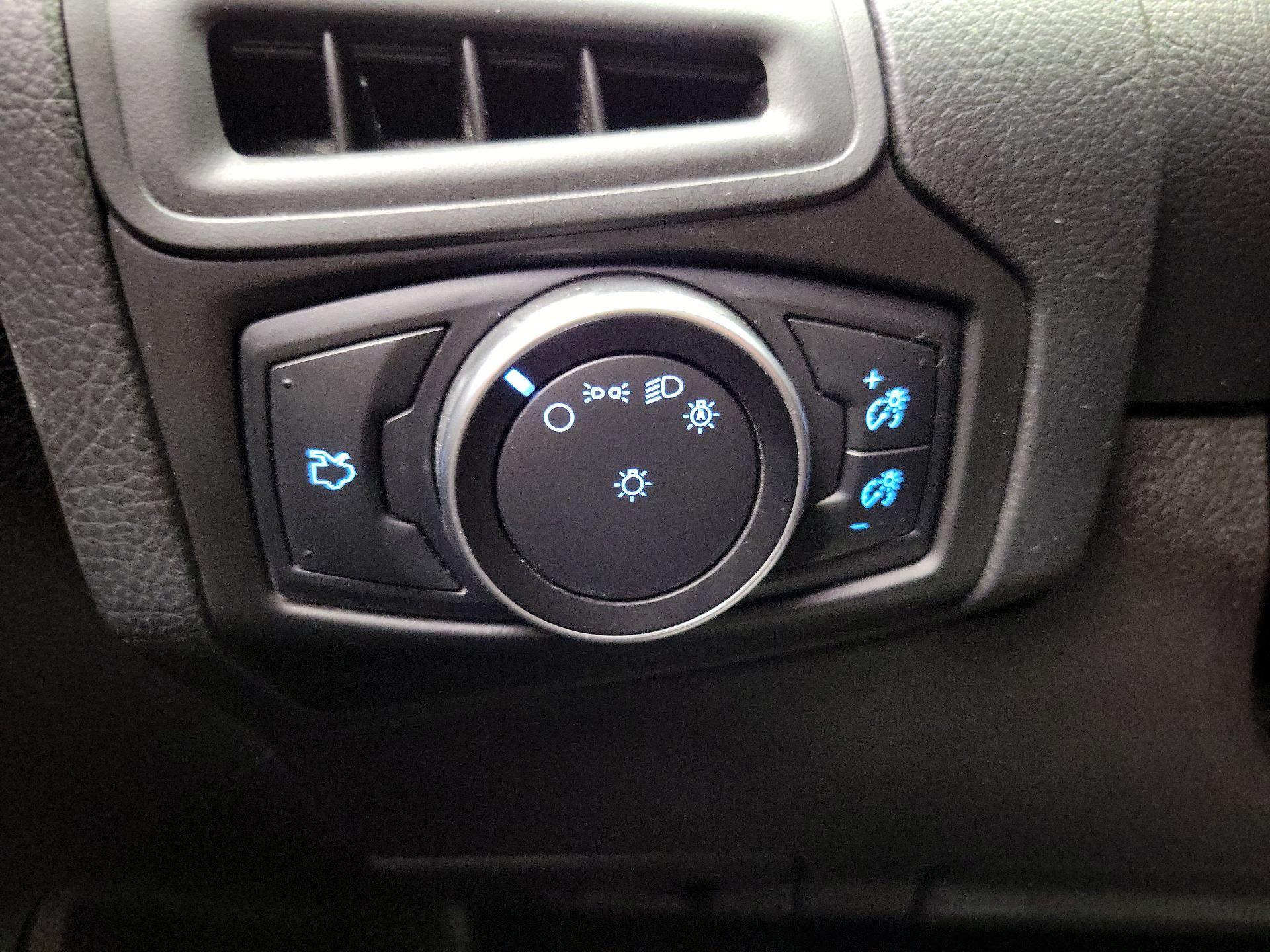 Thumbnail: 2017 Ford Focus - 13