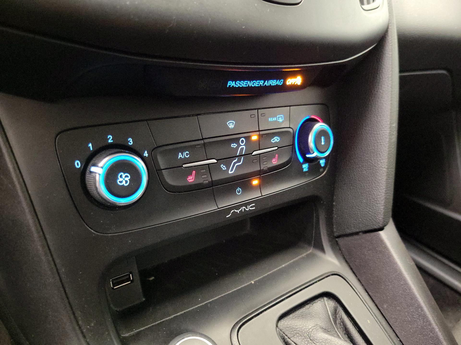 Thumbnail: 2017 Ford Focus - 16