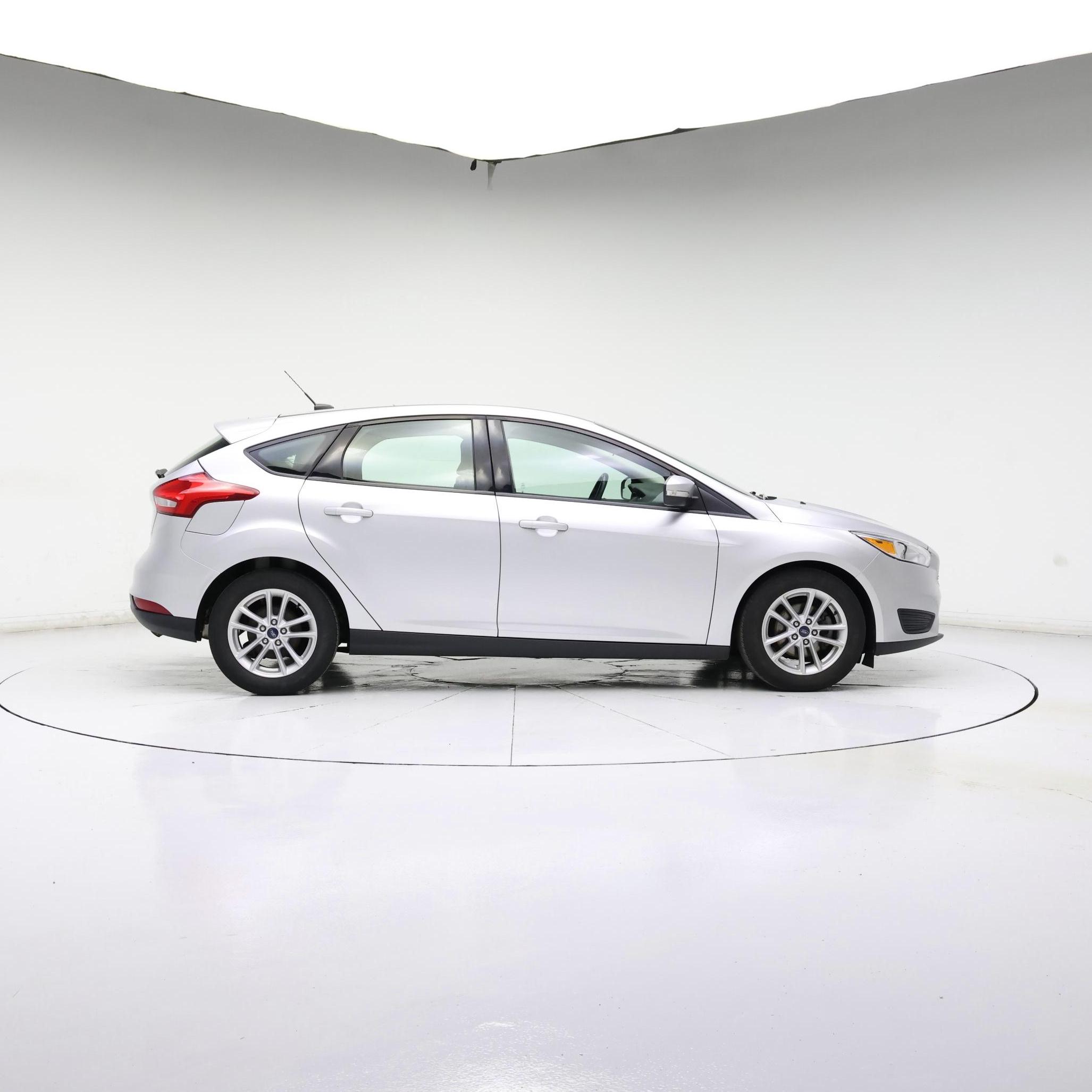 Thumbnail: 2017 Ford Focus - 3