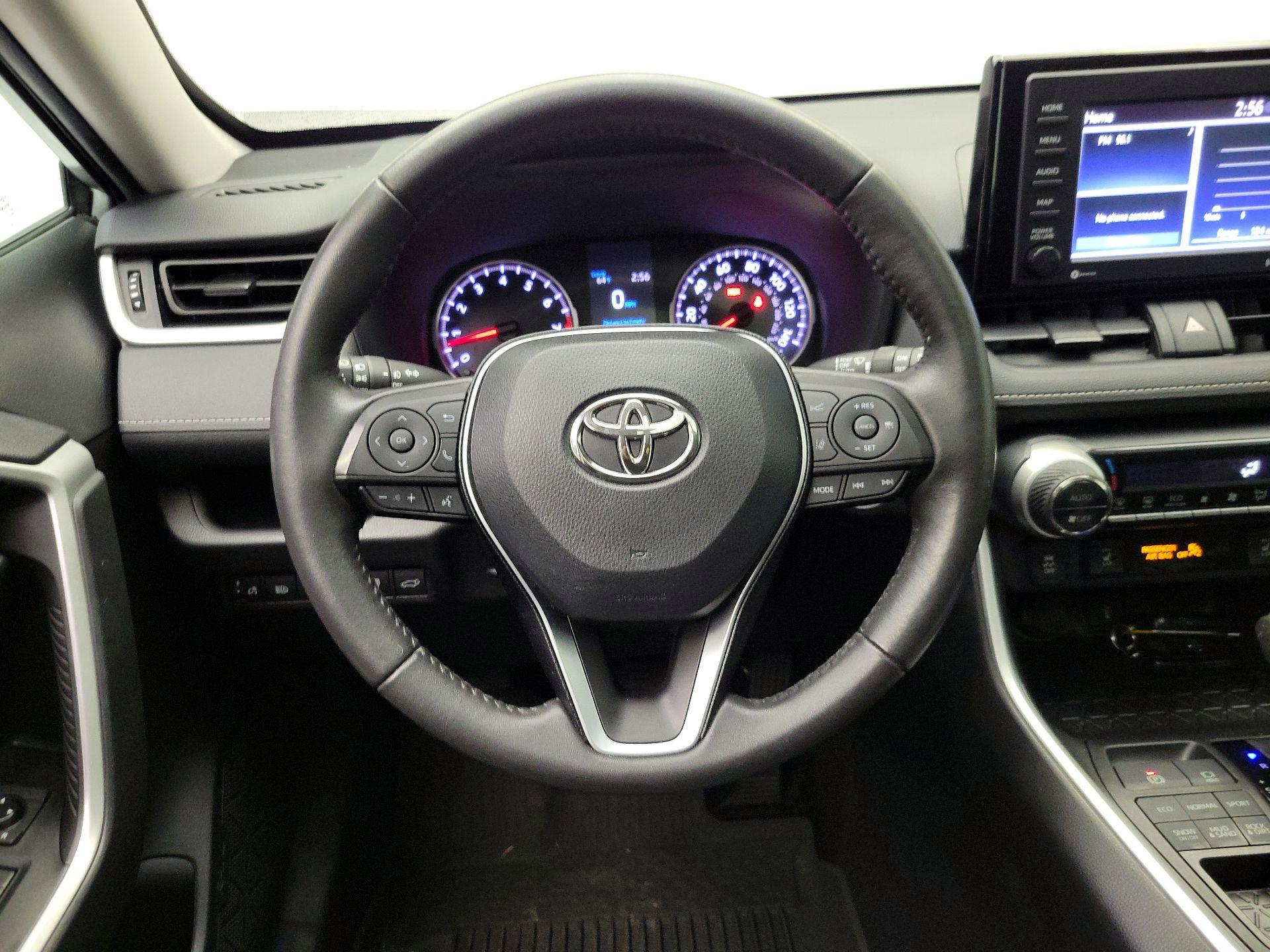 Thumbnail: 2021 Toyota RAV4 - 10
