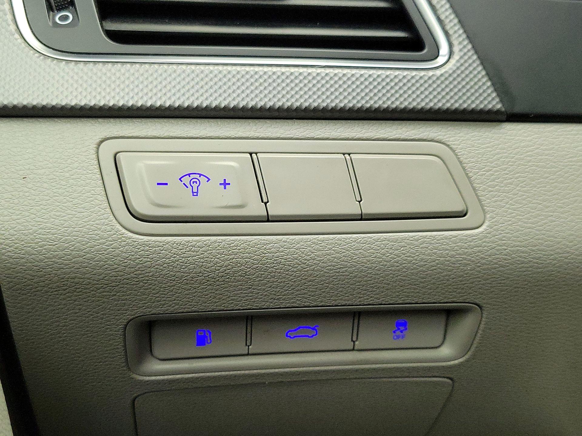 Thumbnail: 2017 Hyundai Sonata - 13