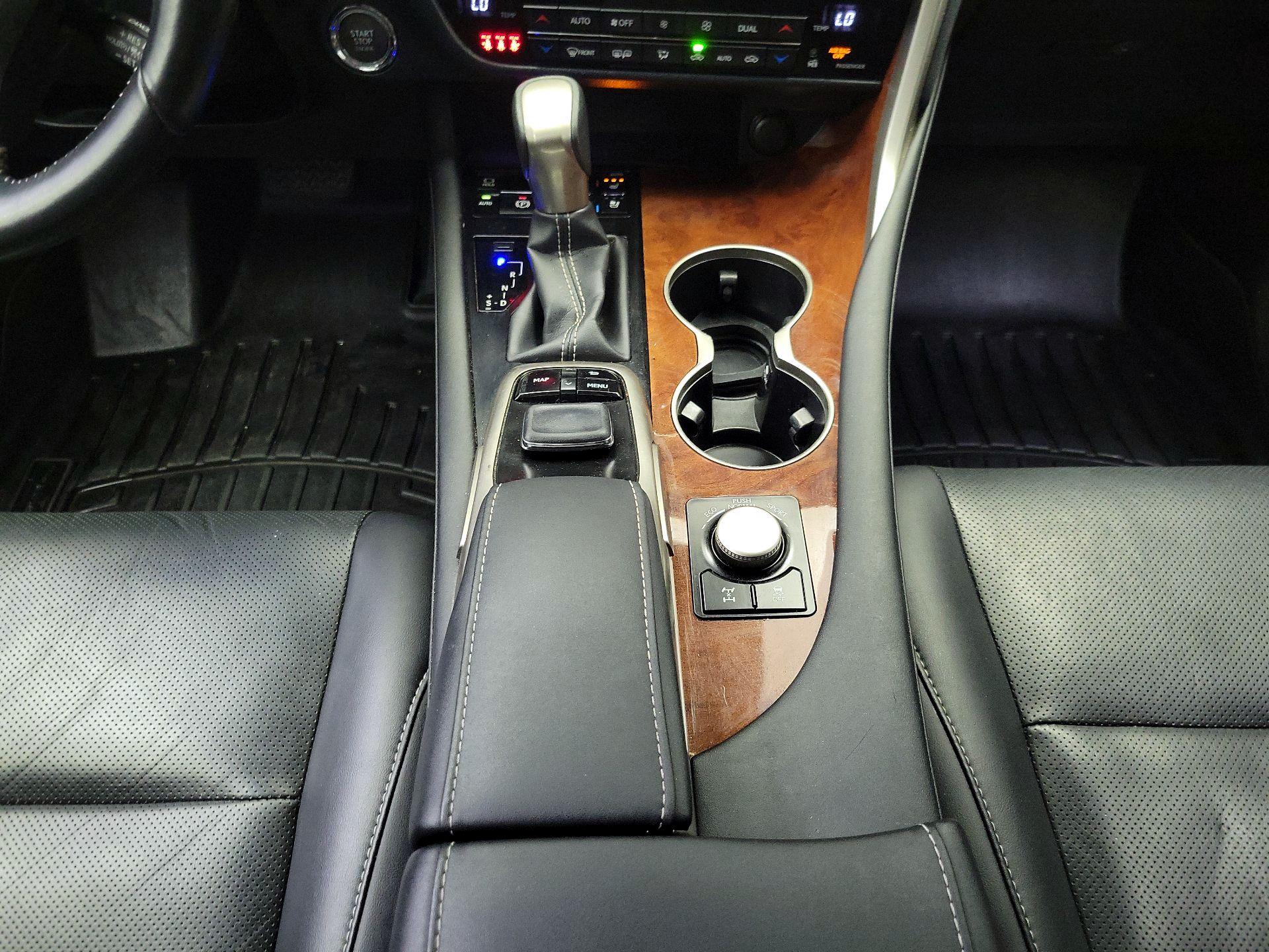 Thumbnail: 2019 Lexus RX - 18