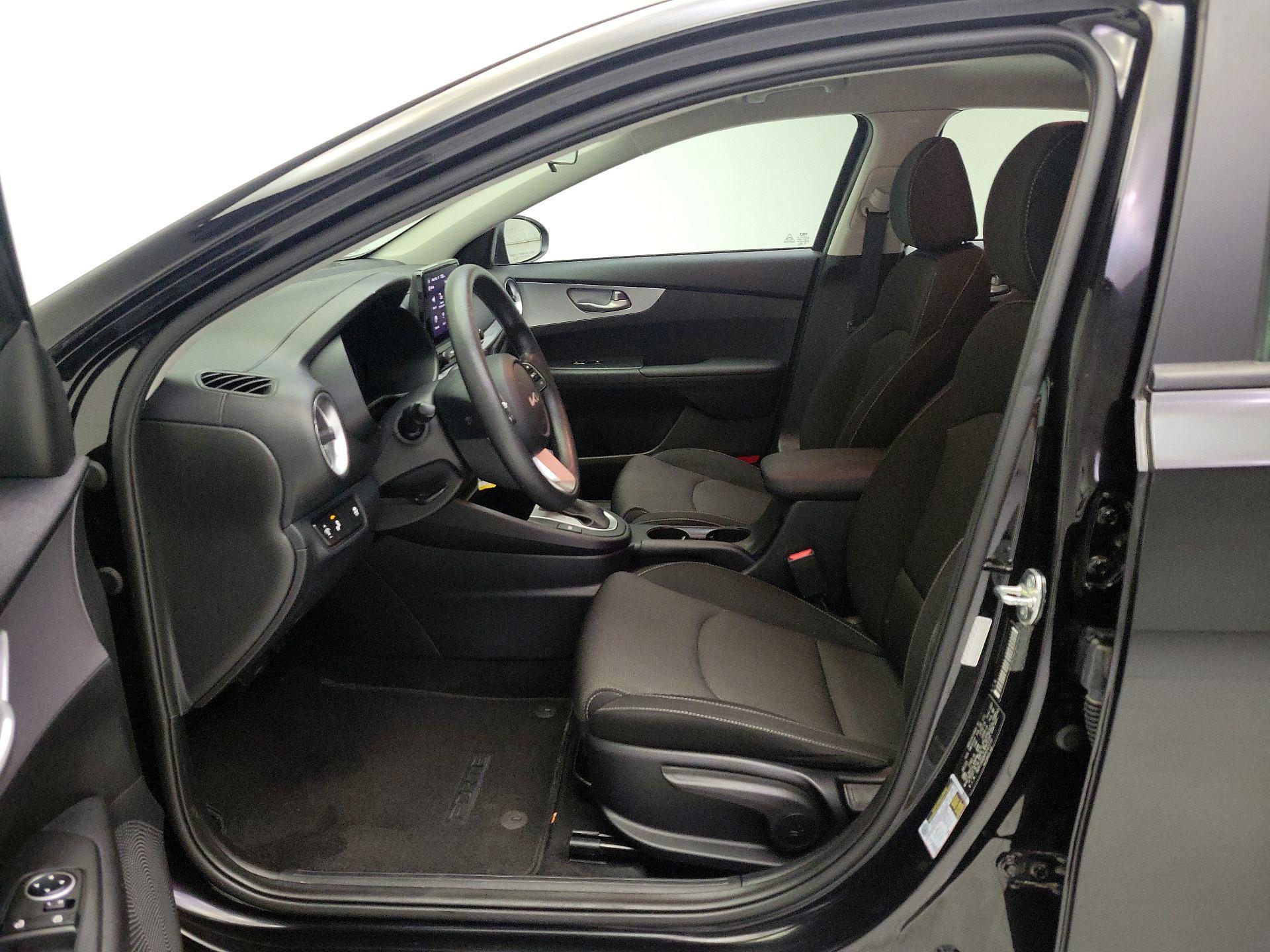 Thumbnail: 2023 Kia Forte - 11