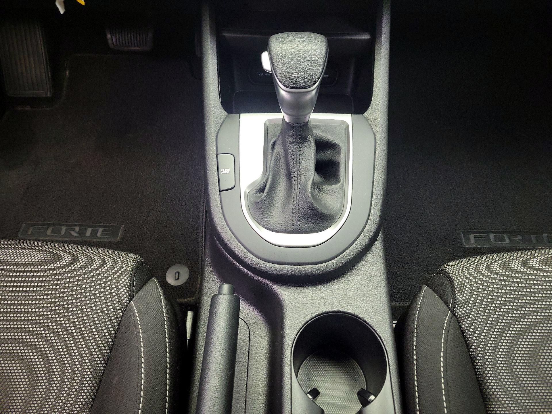 Thumbnail: 2023 Kia Forte - 17