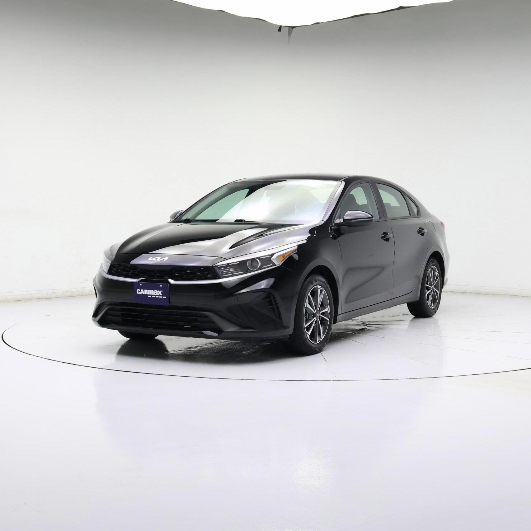 Thumbnail: 2023 Kia Forte - 4