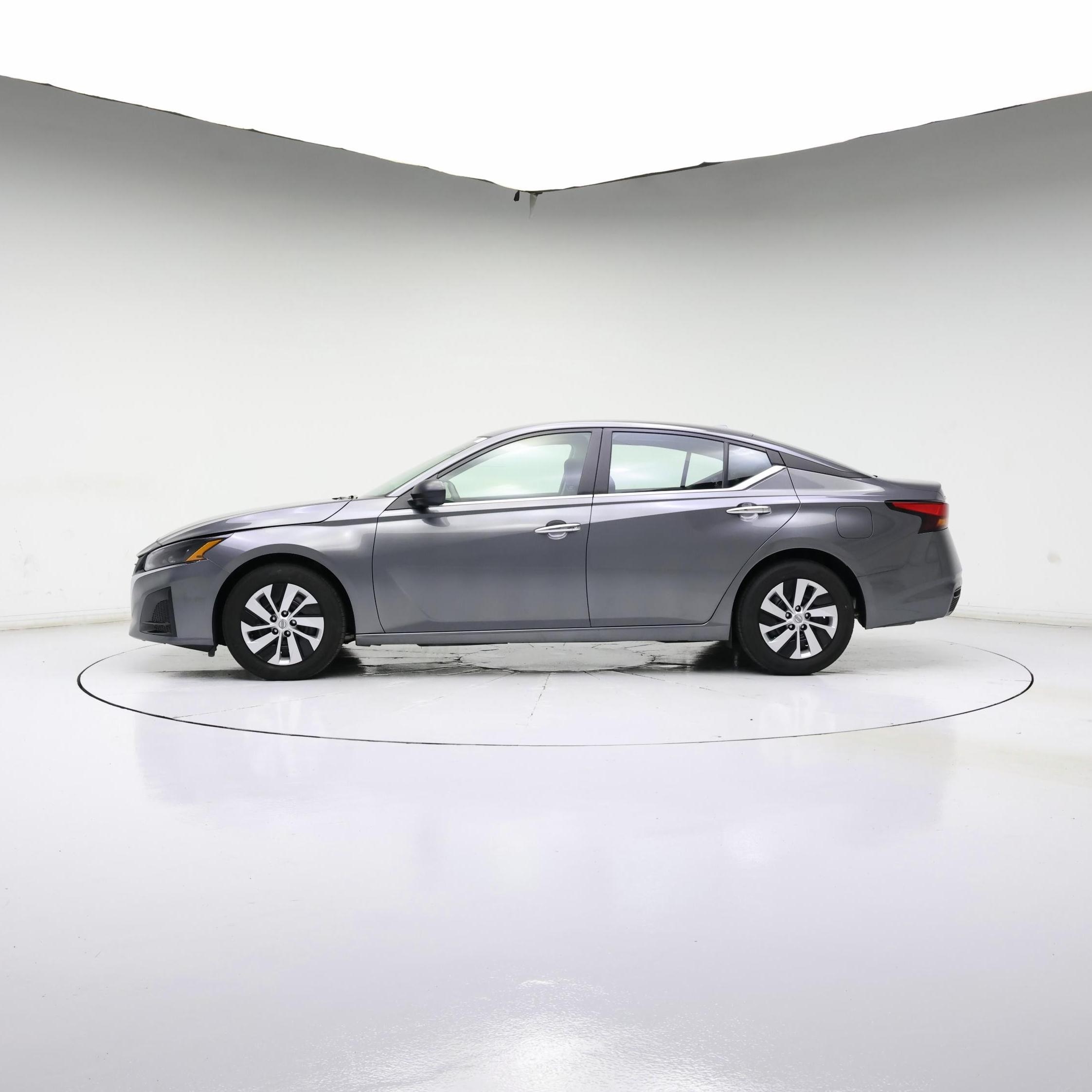 Thumbnail: 2025 Nissan Altima - 3