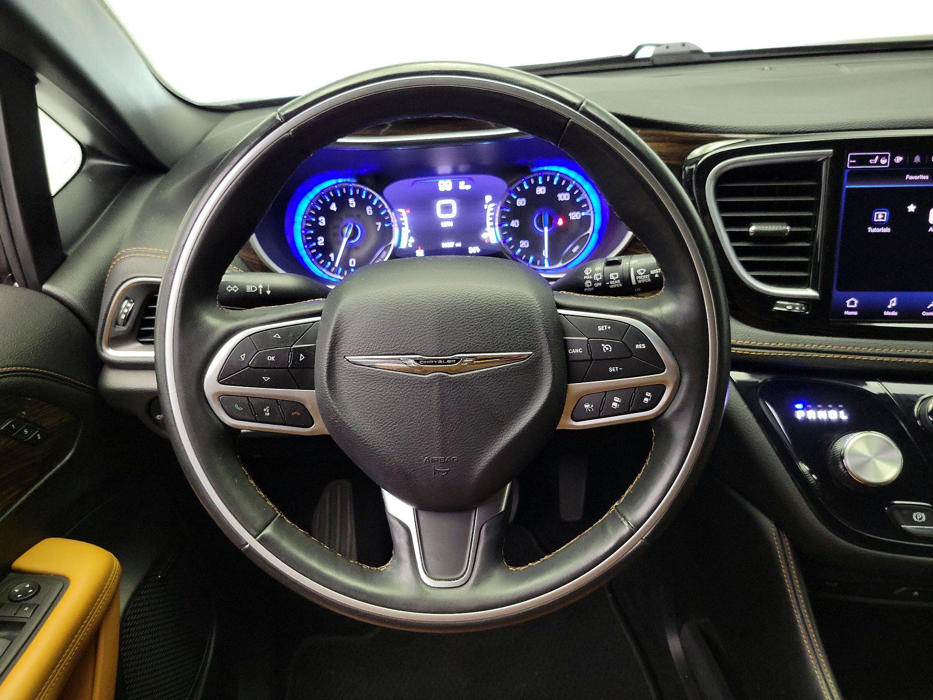 Thumbnail: 2021 Chrysler Pacifica - 10