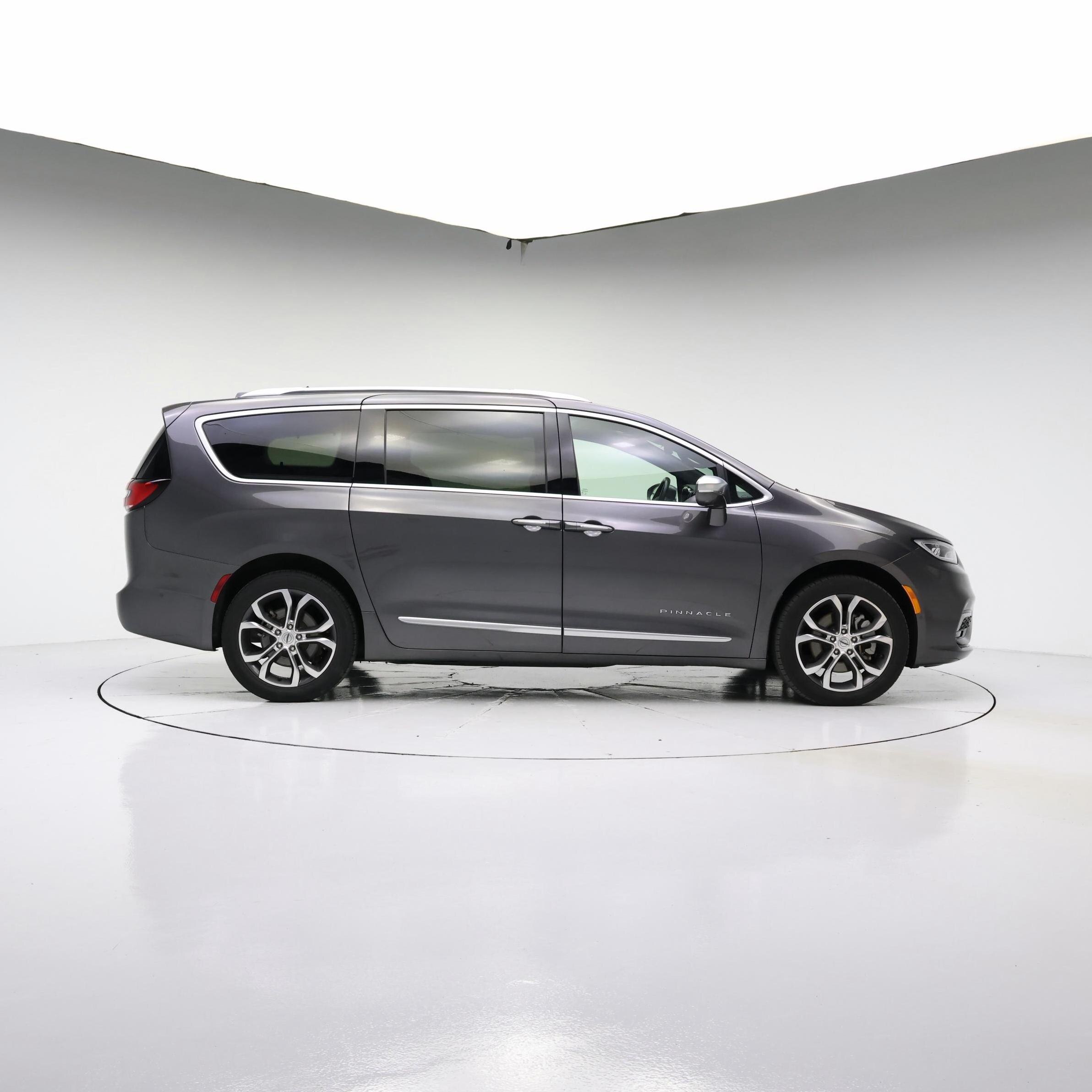 Thumbnail: 2021 Chrysler Pacifica - 7