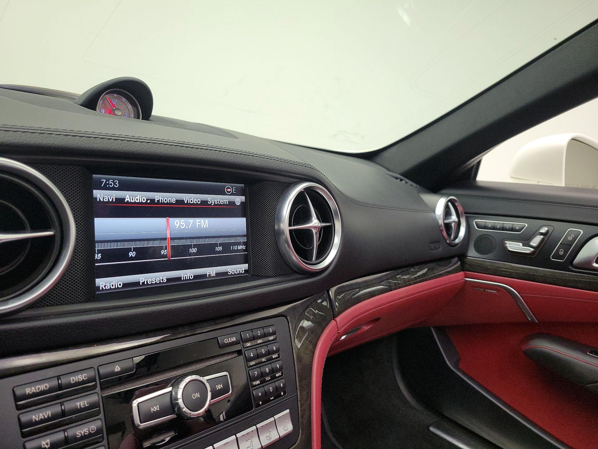 Thumbnail: 2015 Mercedes-Benz SL-Class - 16