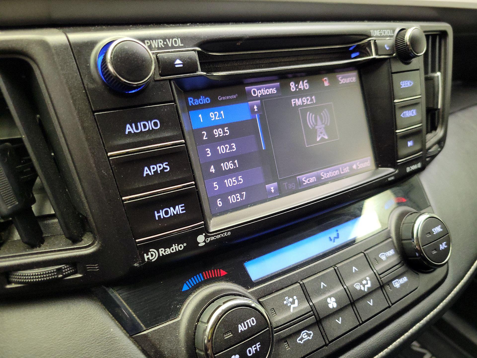 Thumbnail: 2016 Toyota RAV4 - 15