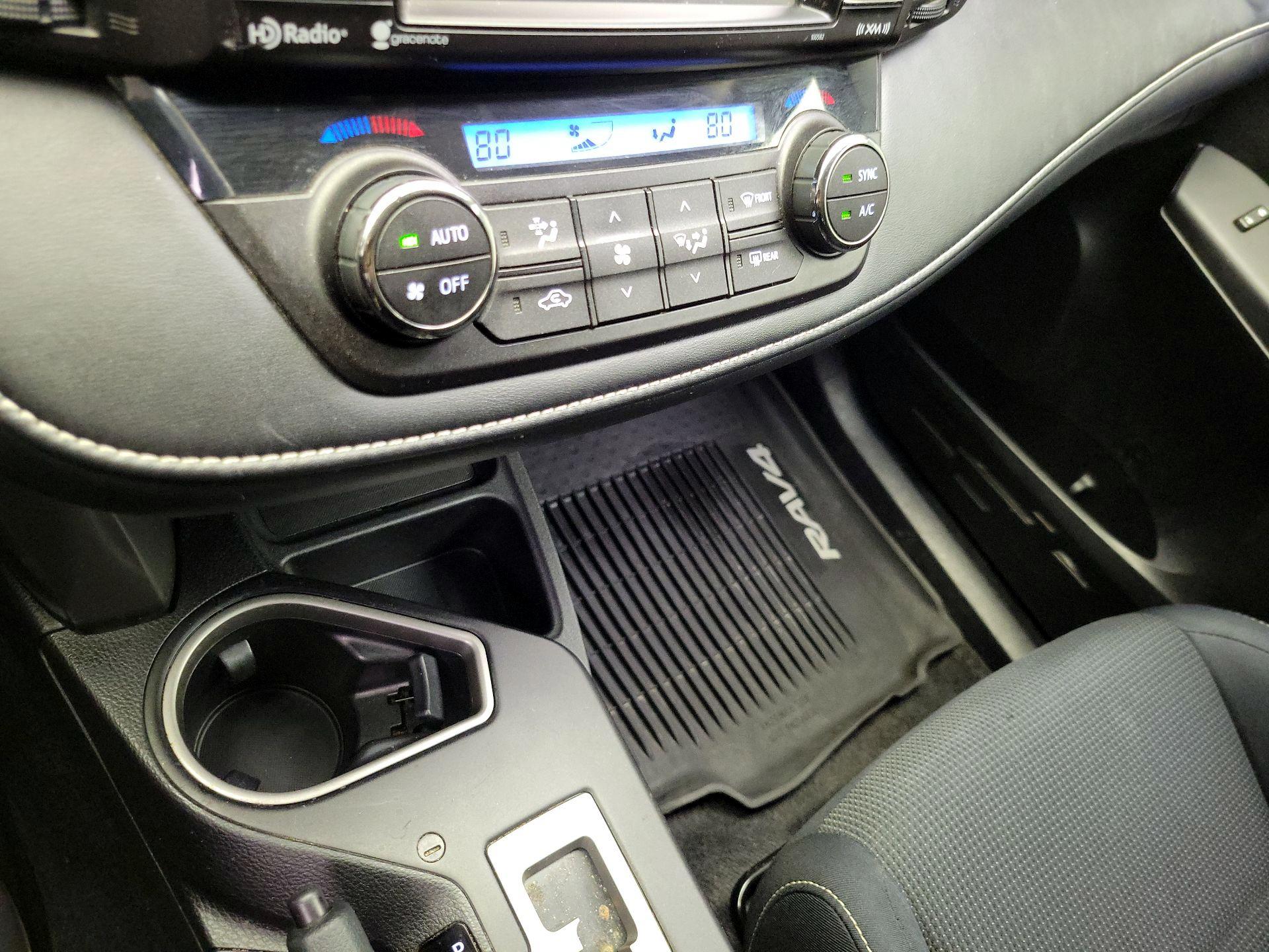 Thumbnail: 2016 Toyota RAV4 - 16