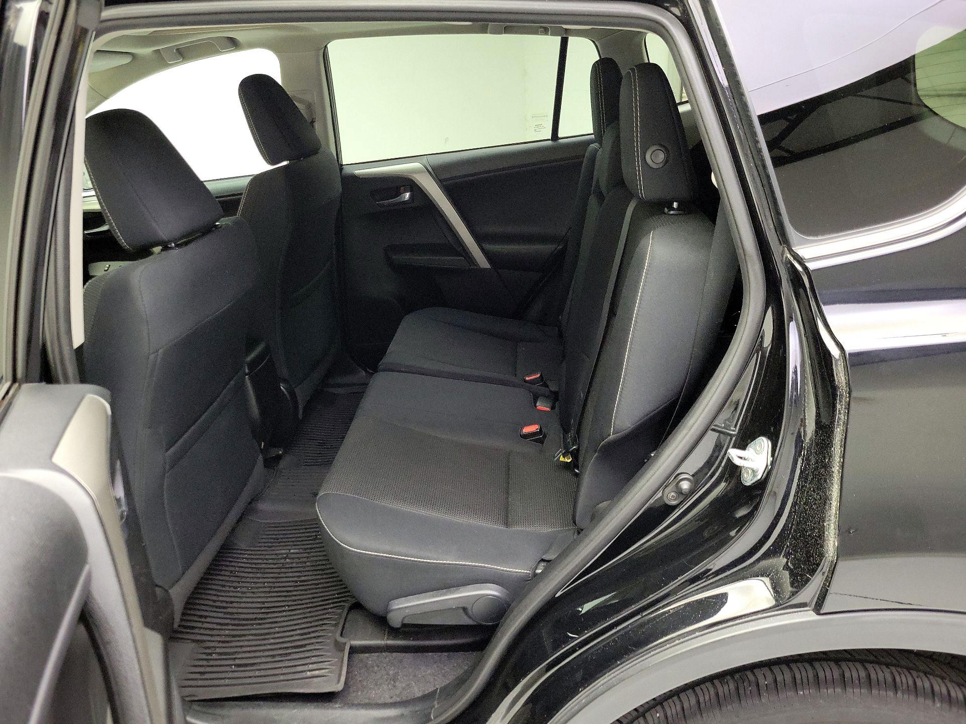 Thumbnail: 2016 Toyota RAV4 - 20