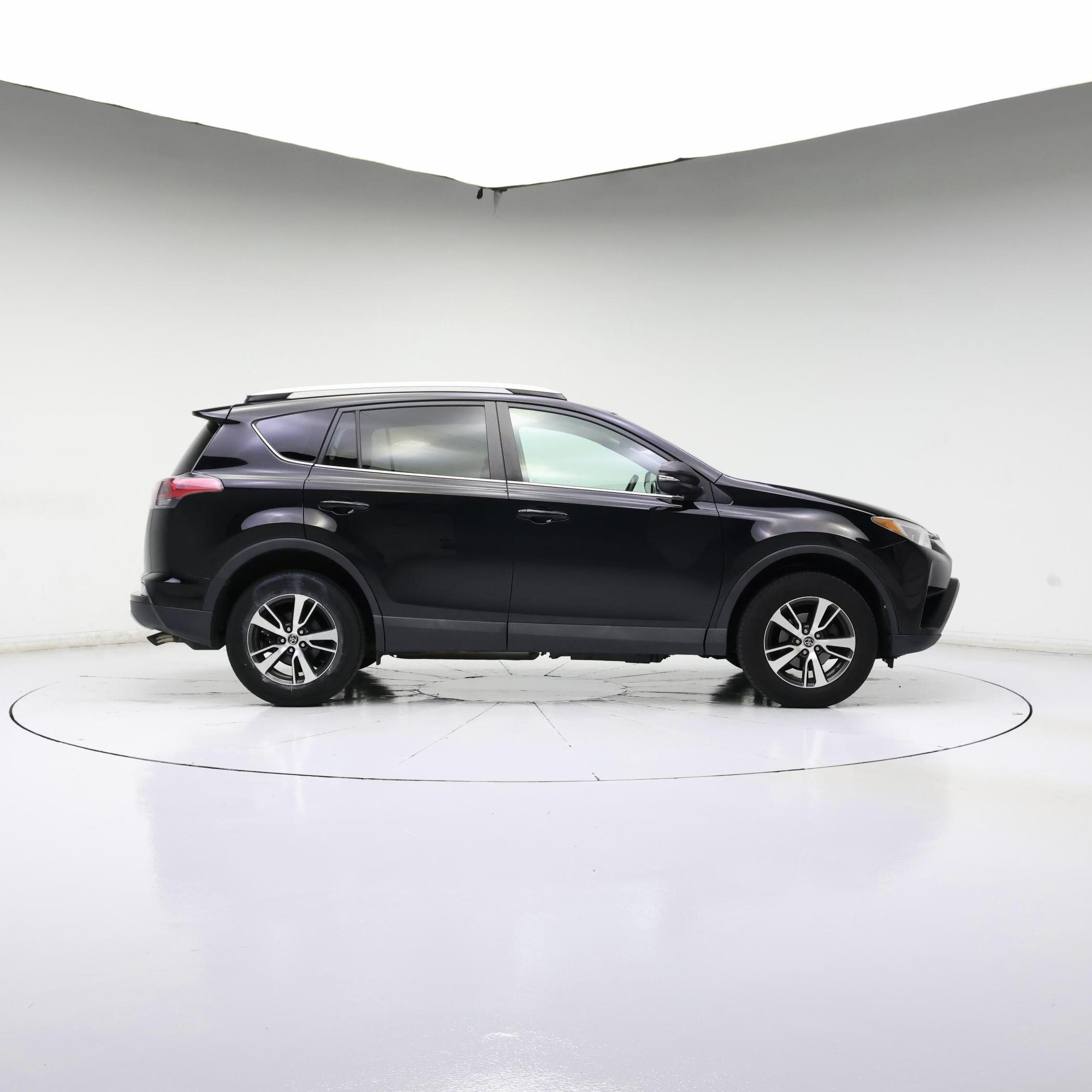 Thumbnail: 2016 Toyota RAV4 - 7