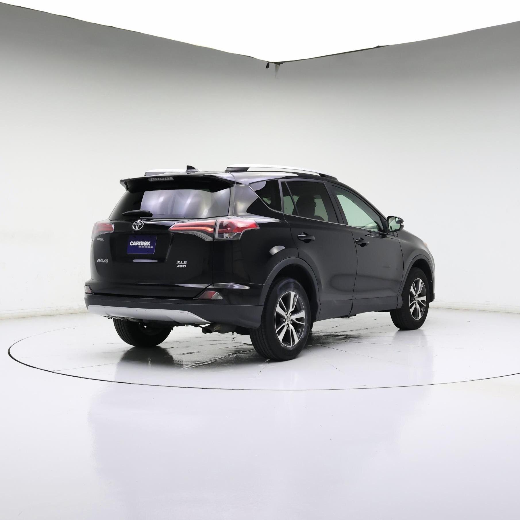 Thumbnail: 2016 Toyota RAV4 - 8