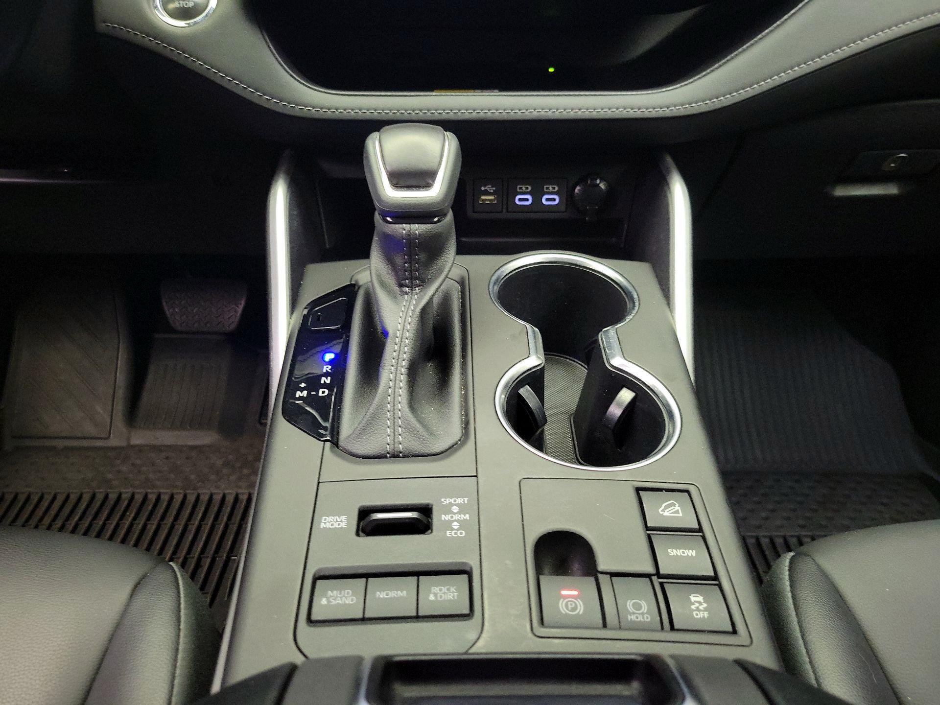 Thumbnail: 2023 Toyota Highlander - 17