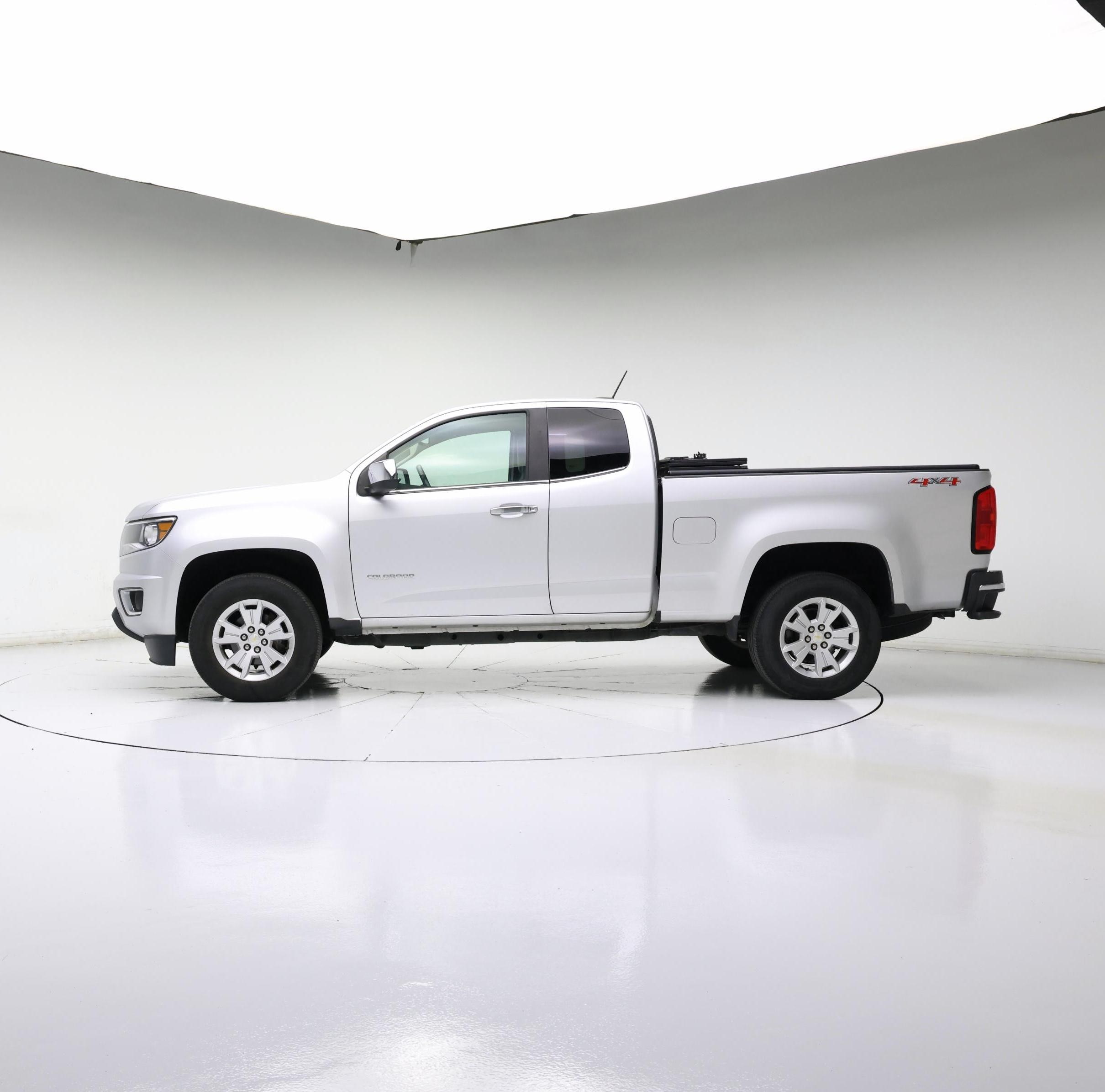 Thumbnail: 2017 Chevrolet Colorado - 3