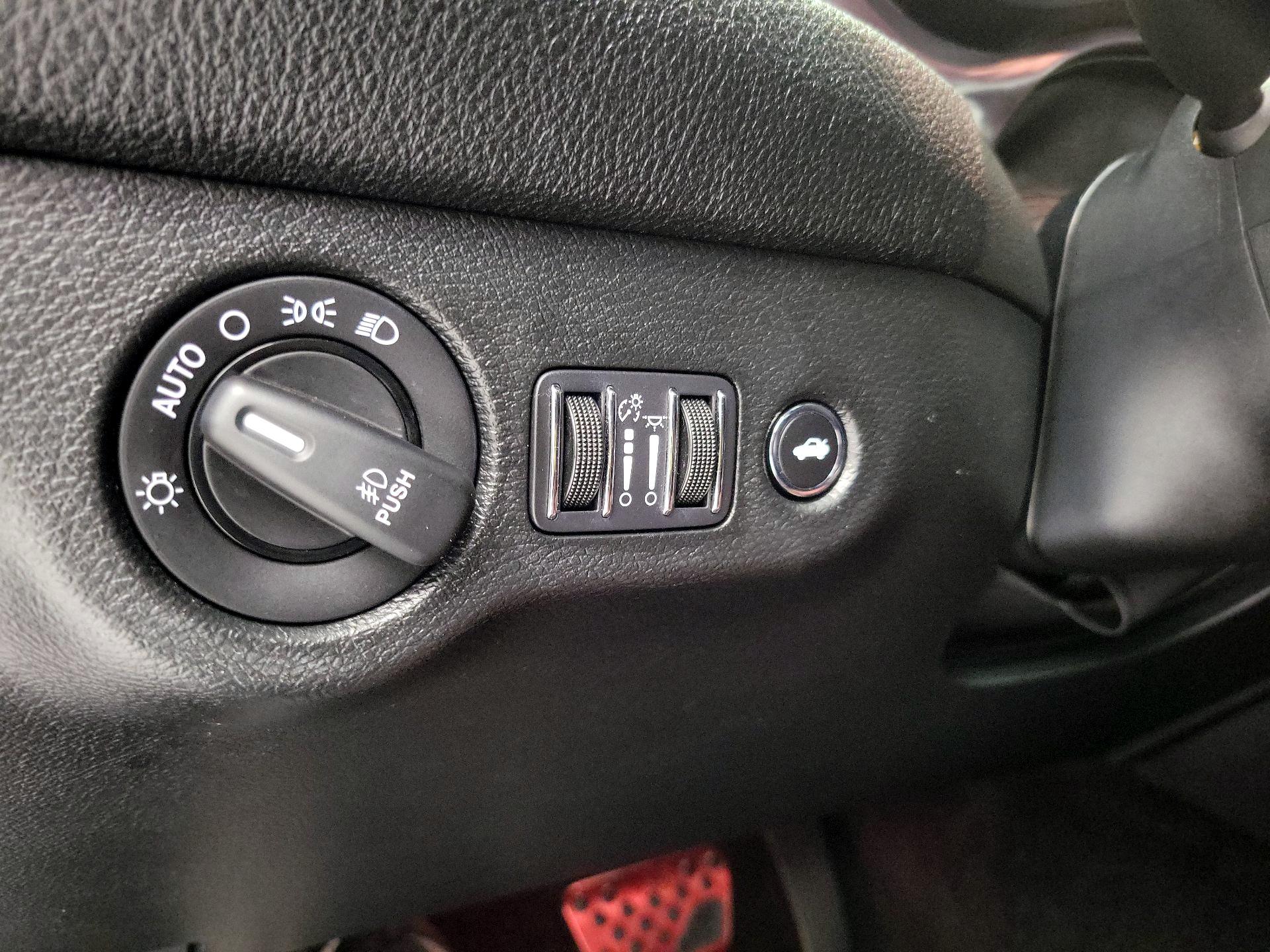 Thumbnail: 2018 Dodge Challenger - 13