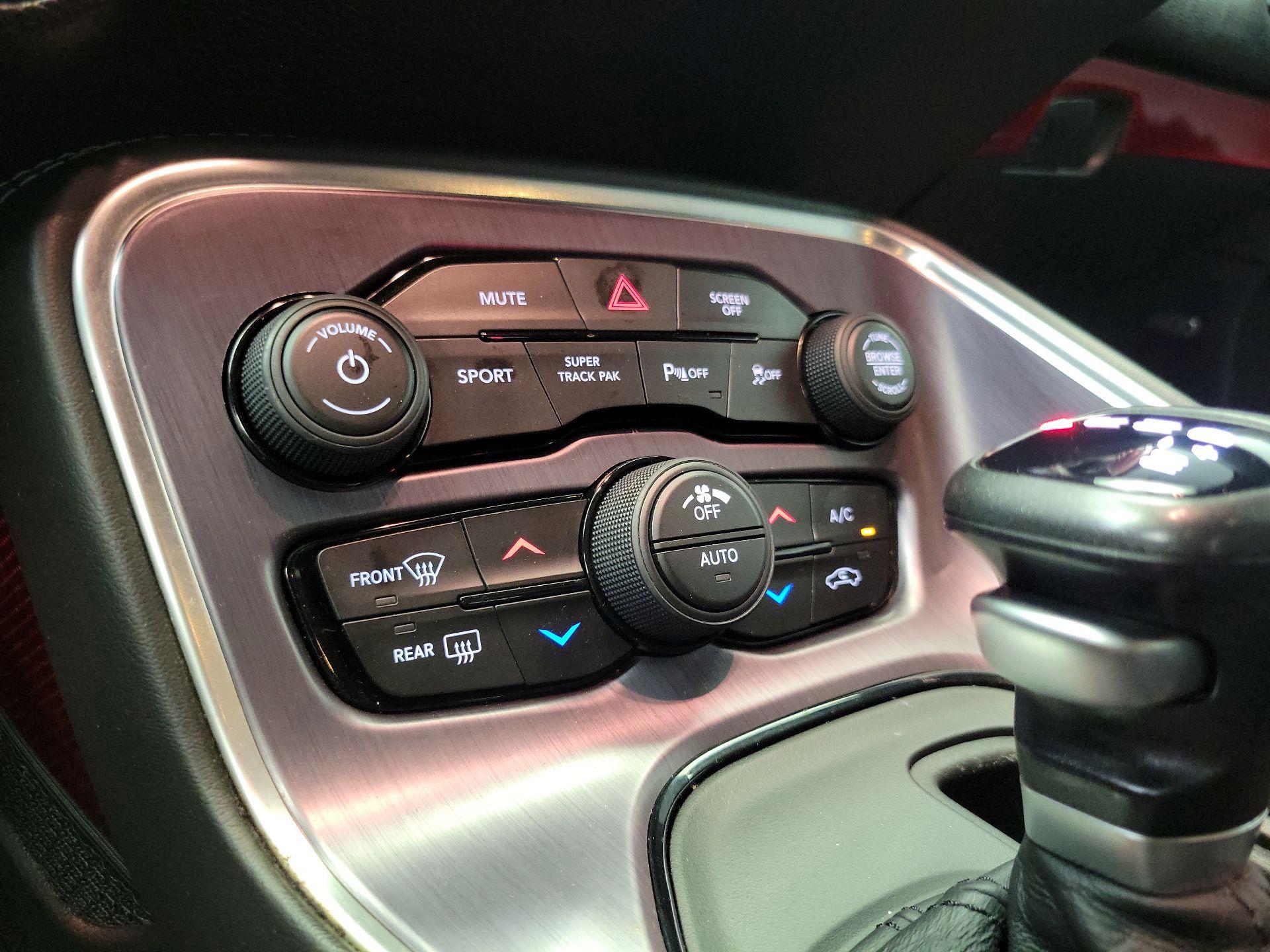 Thumbnail: 2018 Dodge Challenger - 17