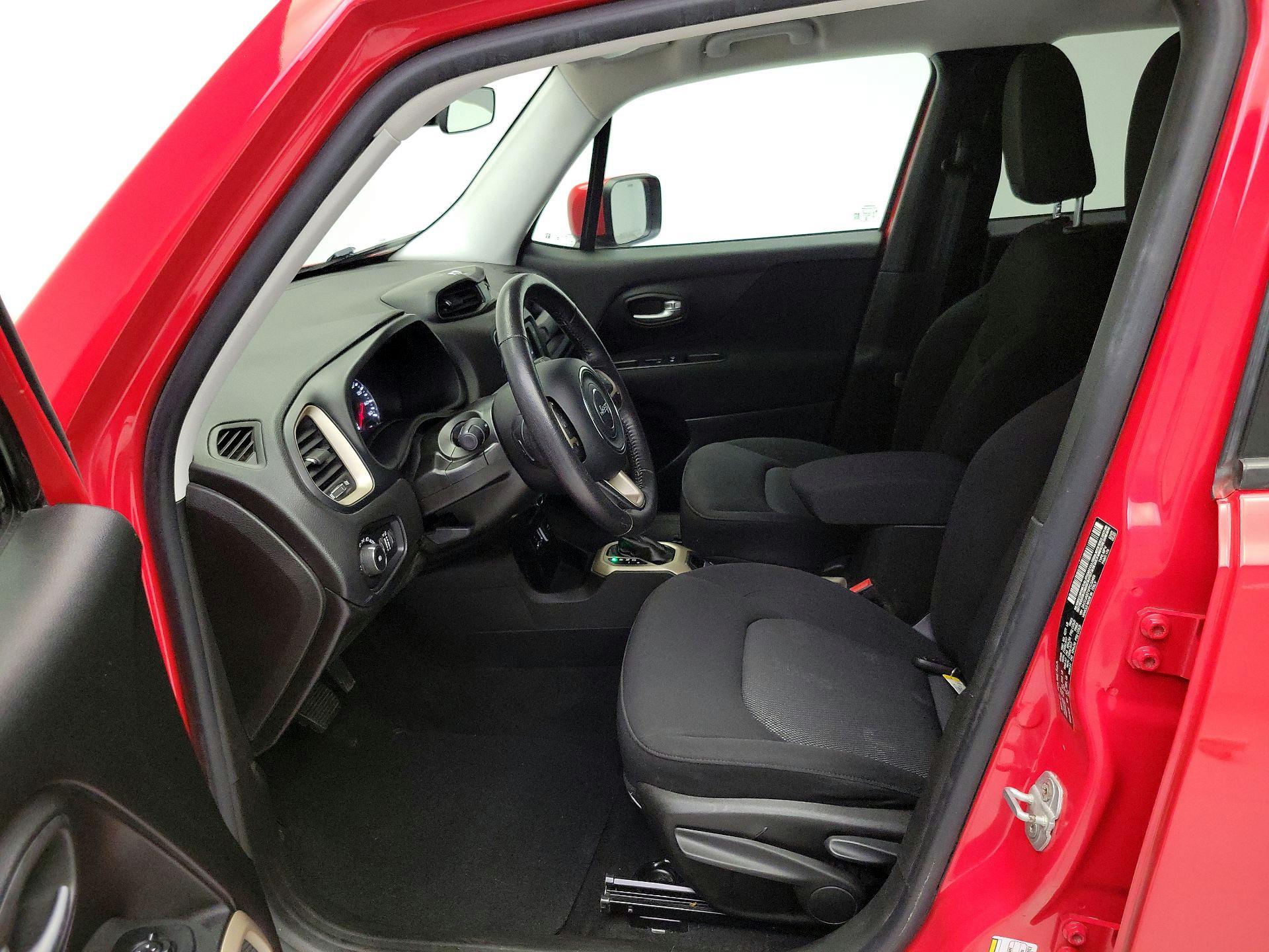 Thumbnail: 2015 Jeep Renegade - 11