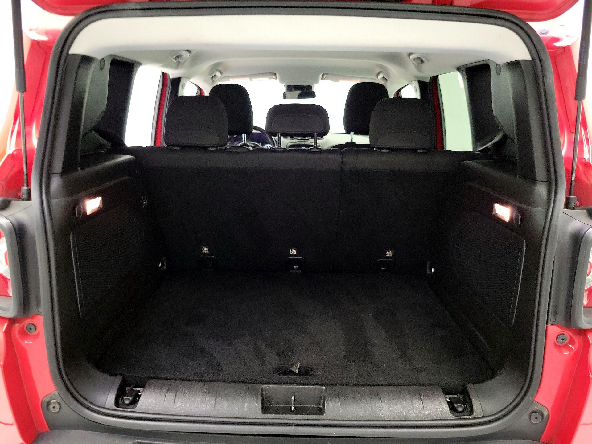 Thumbnail: 2015 Jeep Renegade - 20