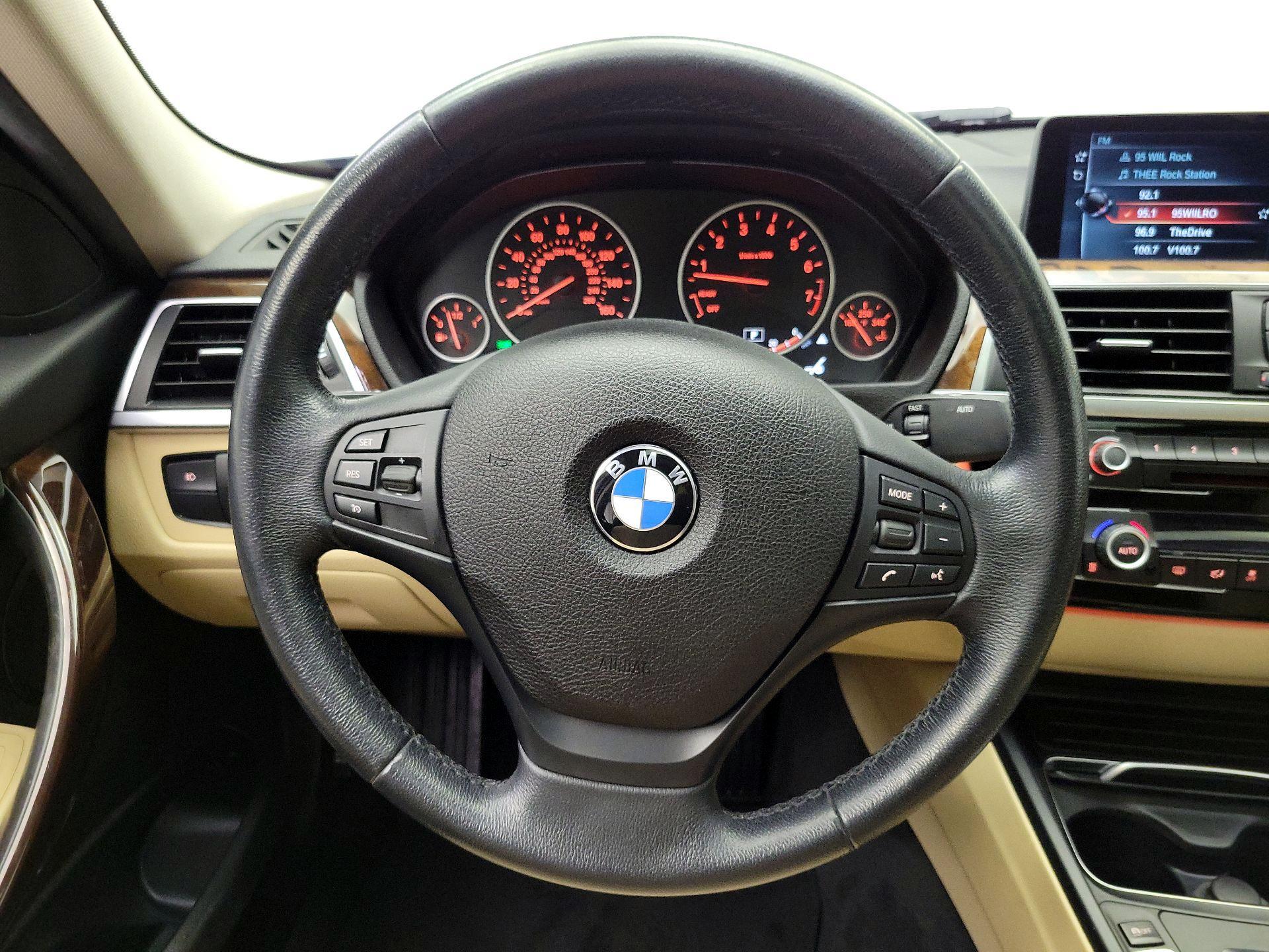 Thumbnail: 2017 BMW 3 Series - 10