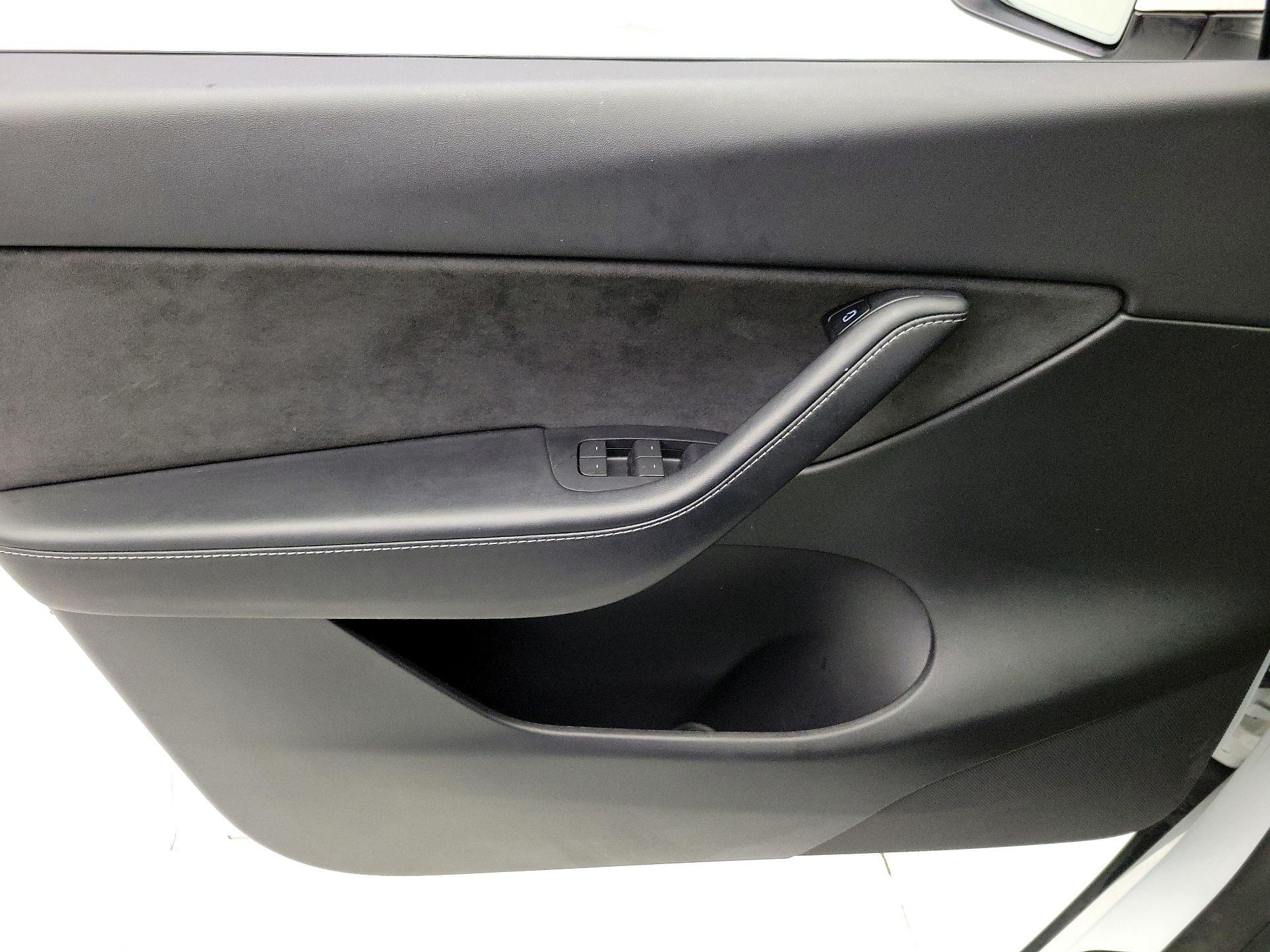 Thumbnail: 2022 Tesla Model Y - 12