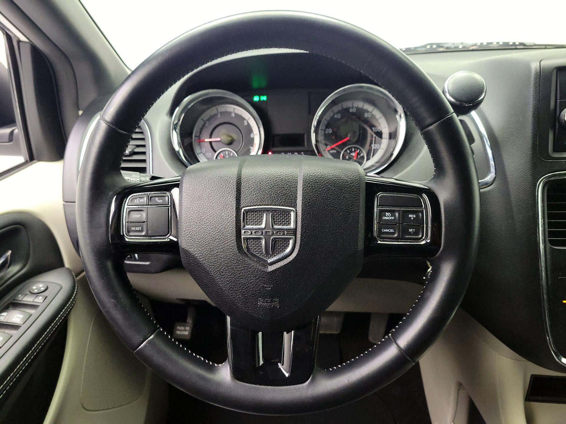 Thumbnail: 2017 Dodge Grand Caravan - 10