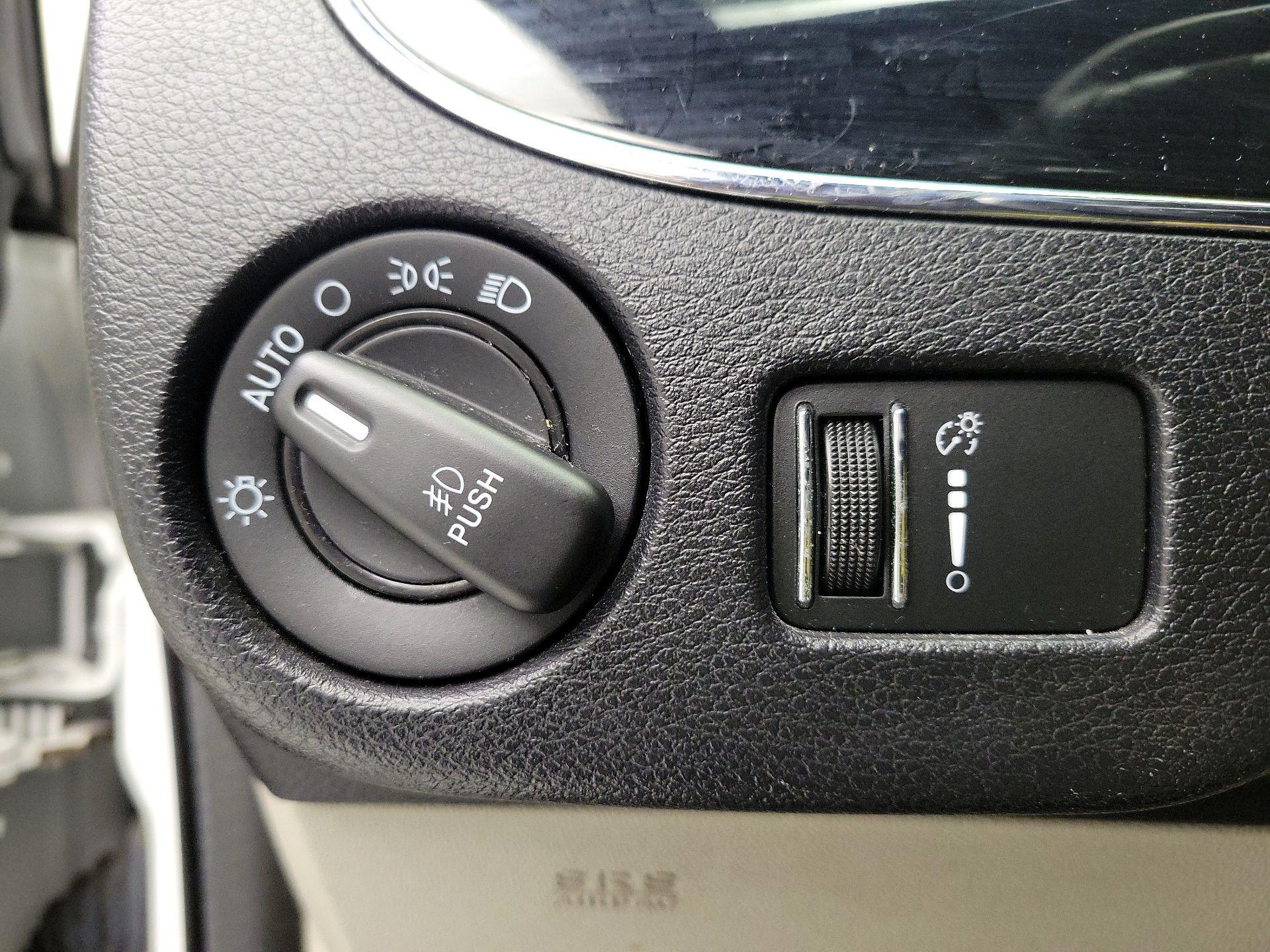 Thumbnail: 2017 Dodge Grand Caravan - 13