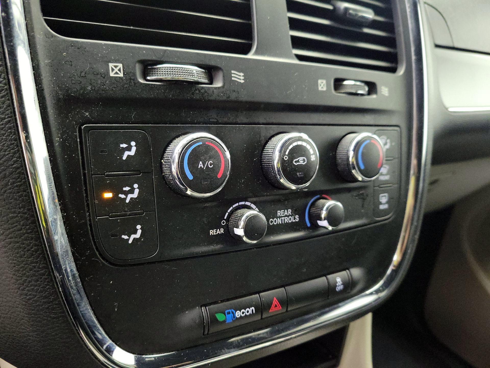 Thumbnail: 2017 Dodge Grand Caravan - 15