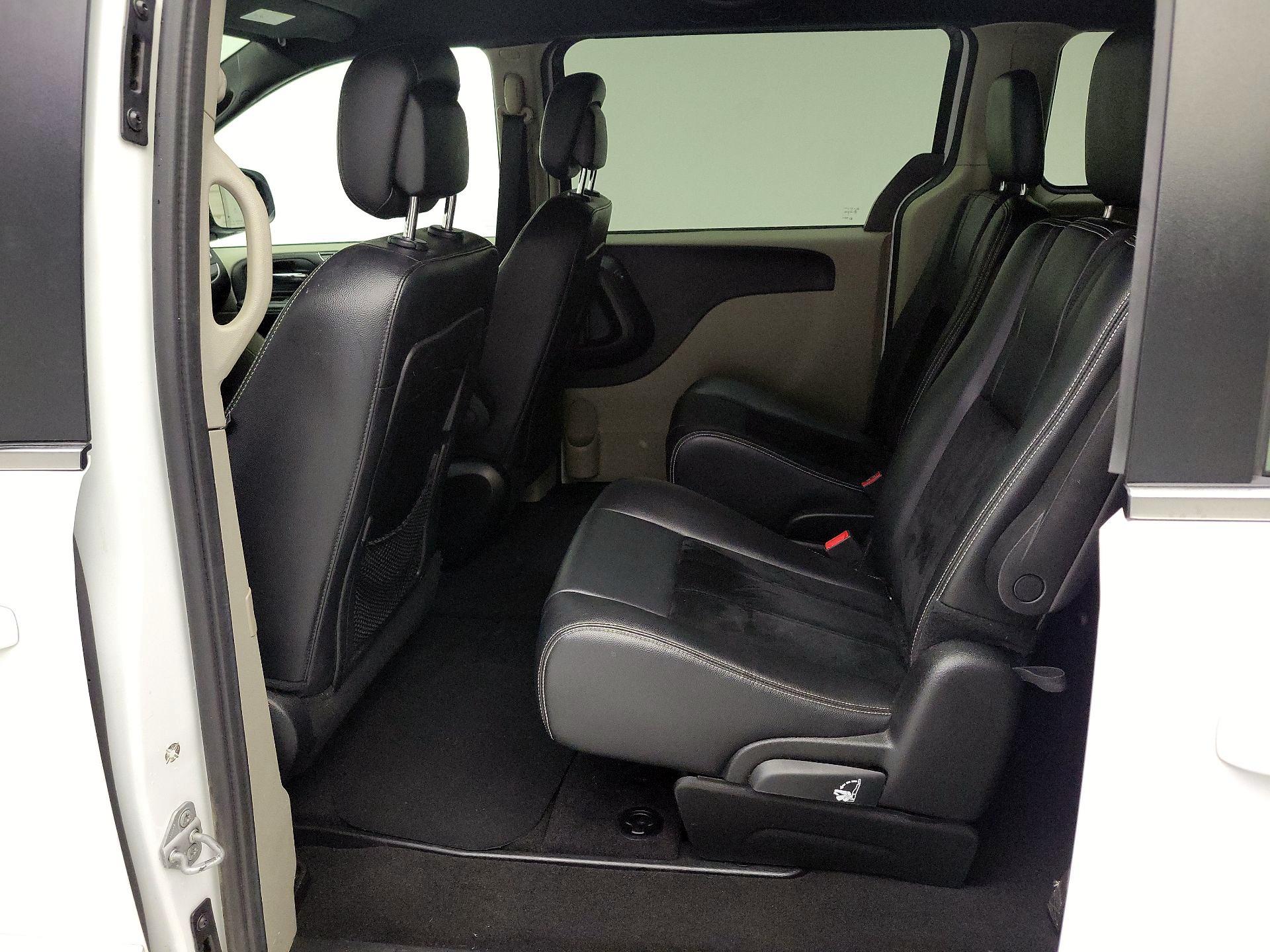 Thumbnail: 2017 Dodge Grand Caravan - 17