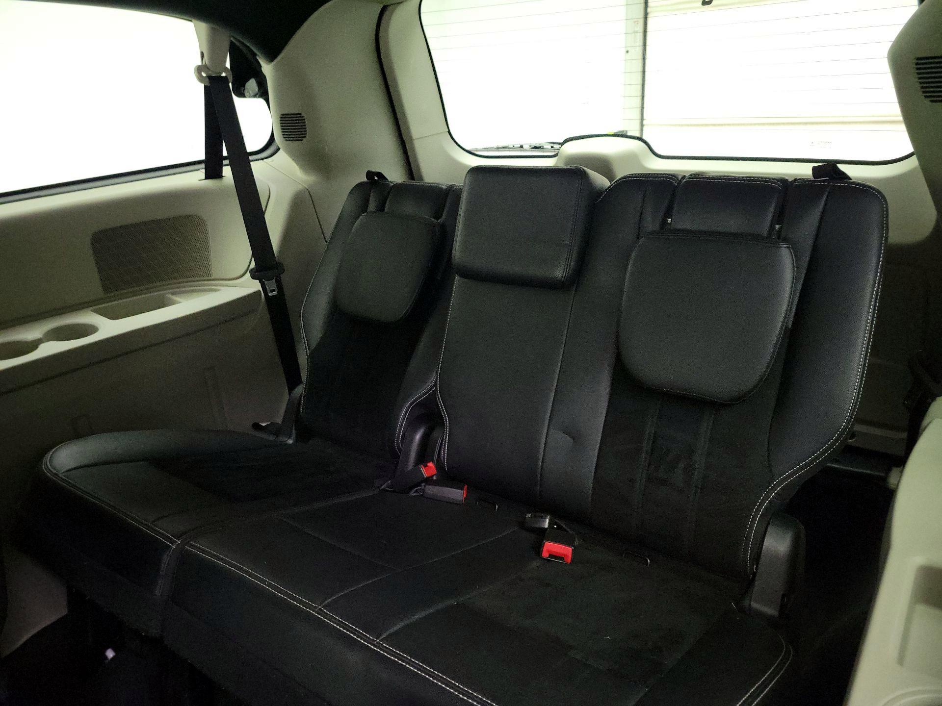 Thumbnail: 2017 Dodge Grand Caravan - 18