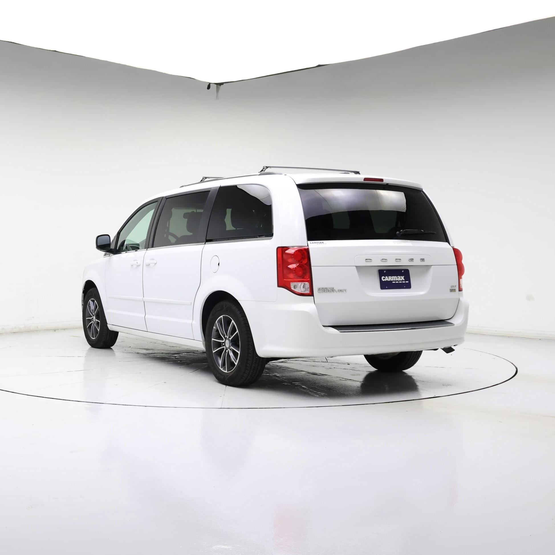 Thumbnail: 2017 Dodge Grand Caravan - 2